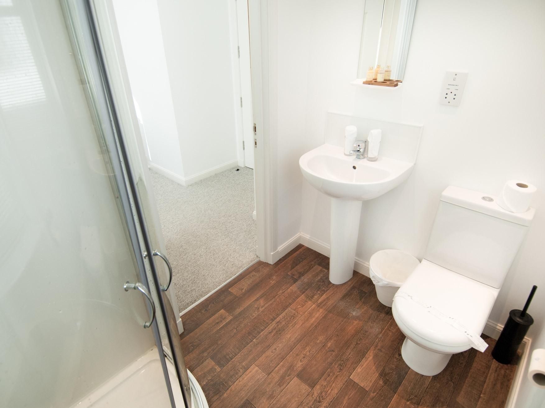 Single room-Ensuite with Shower-Small Double