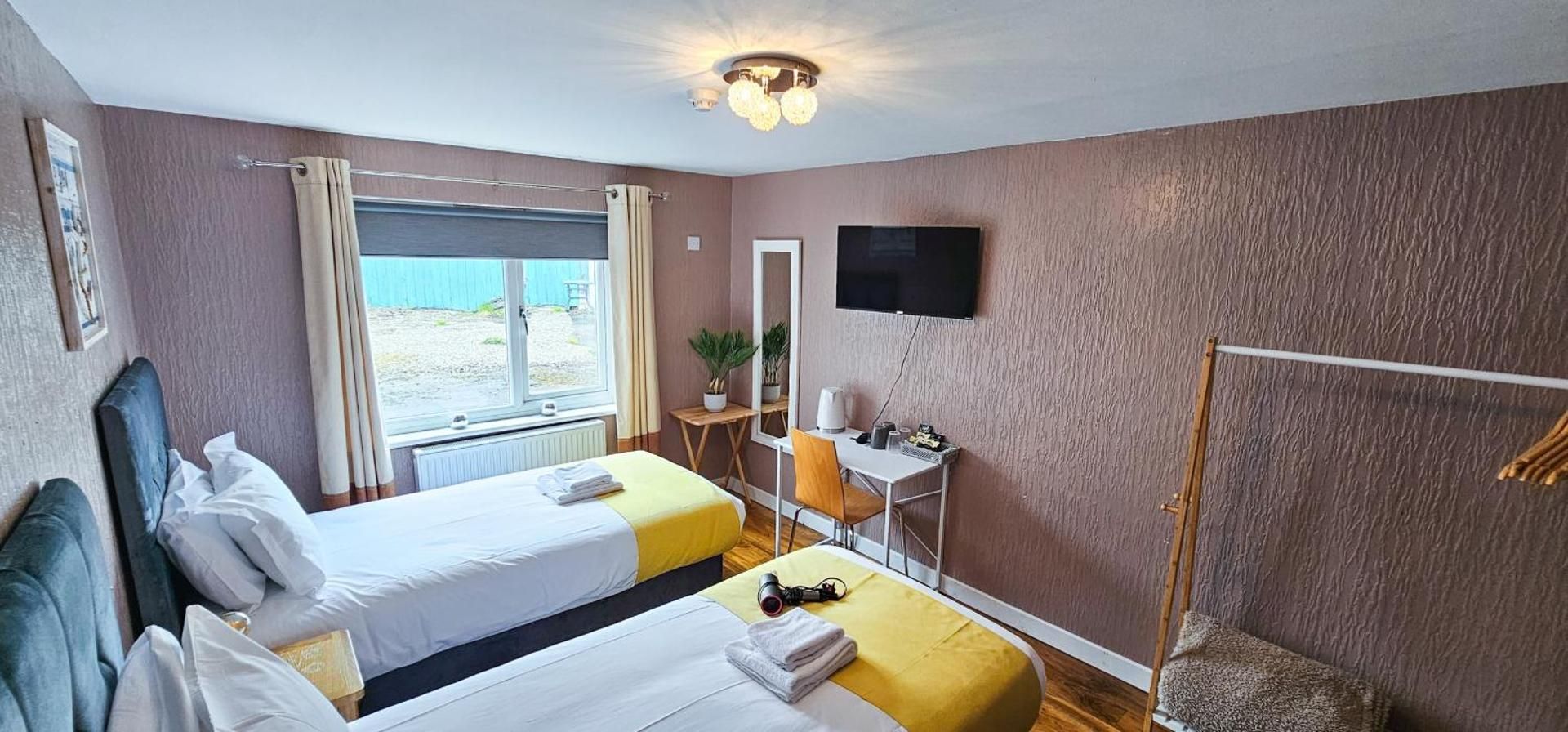 Twin Room with Shared Bathroom