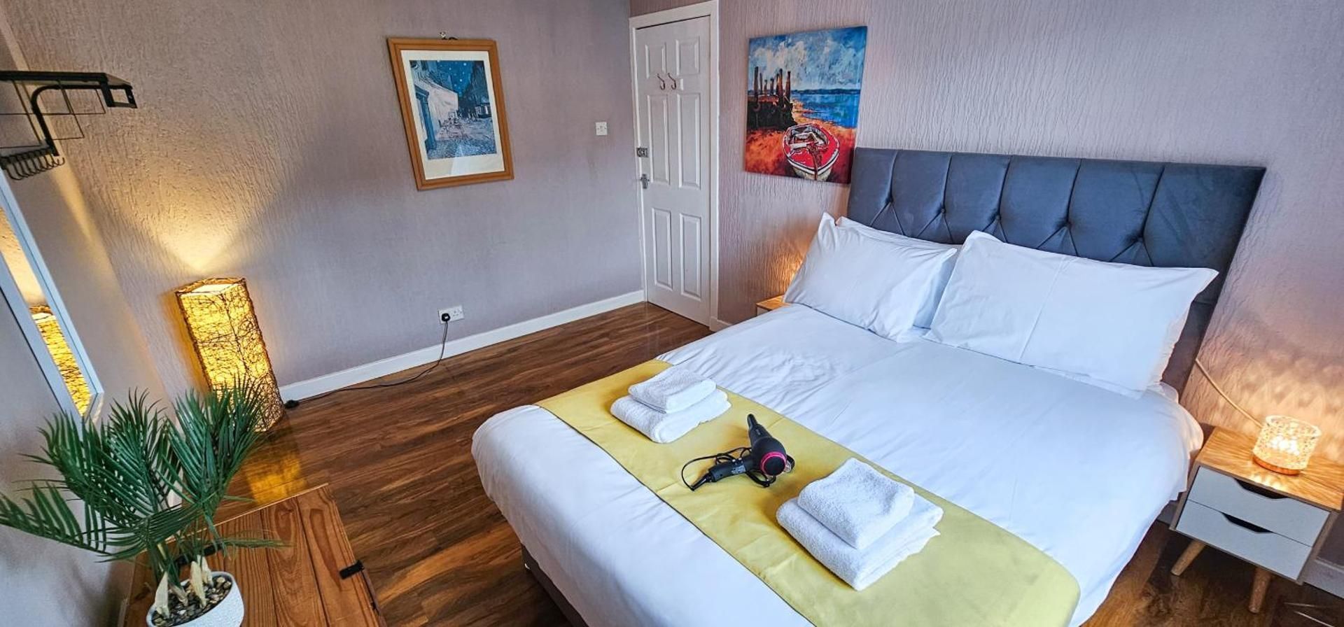 Standard Double Room with Shared Bathroom