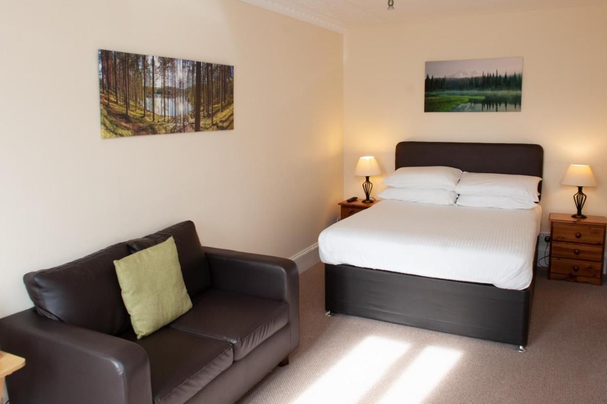 Family Room (3 Adults)