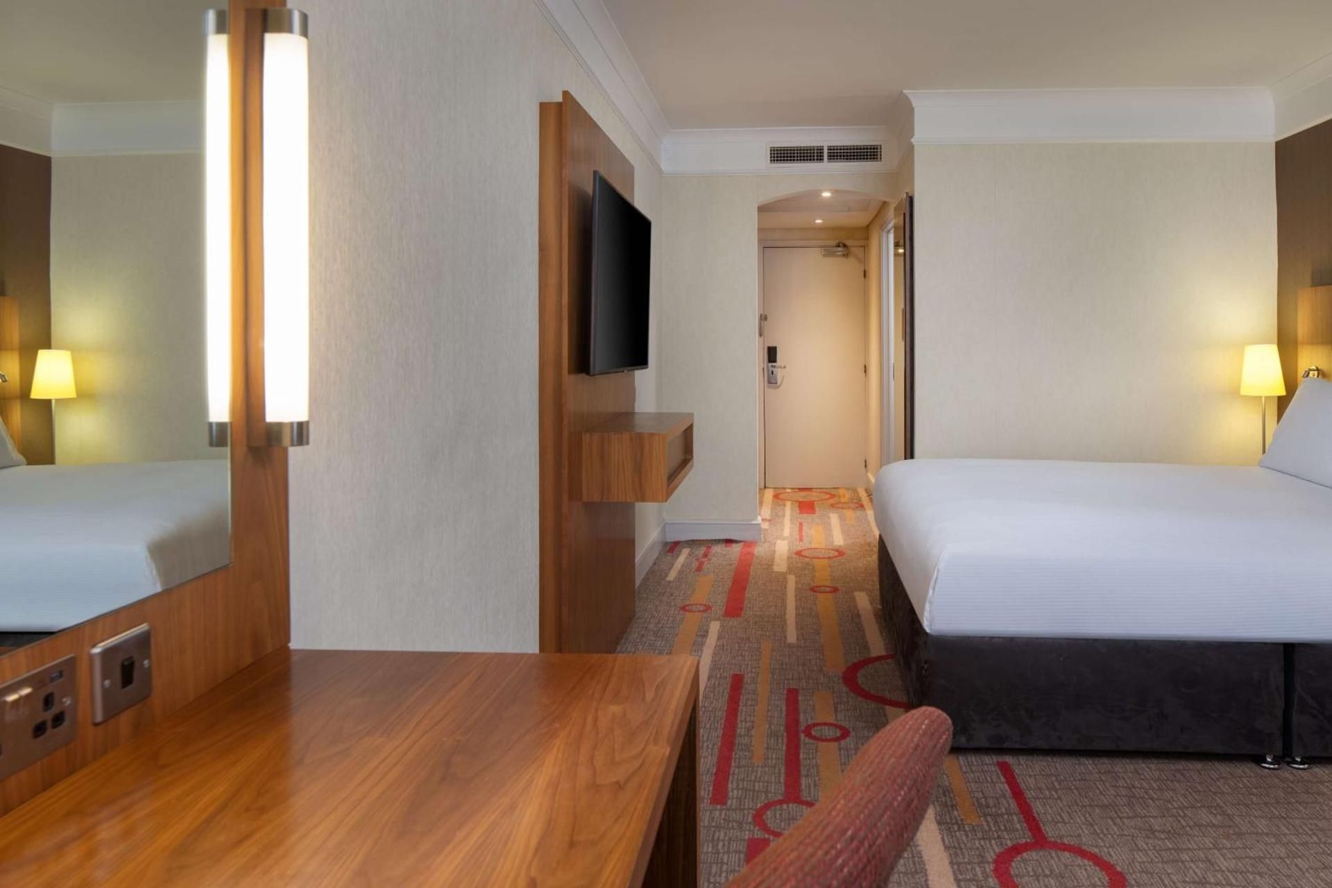 Deluxe Queen Room