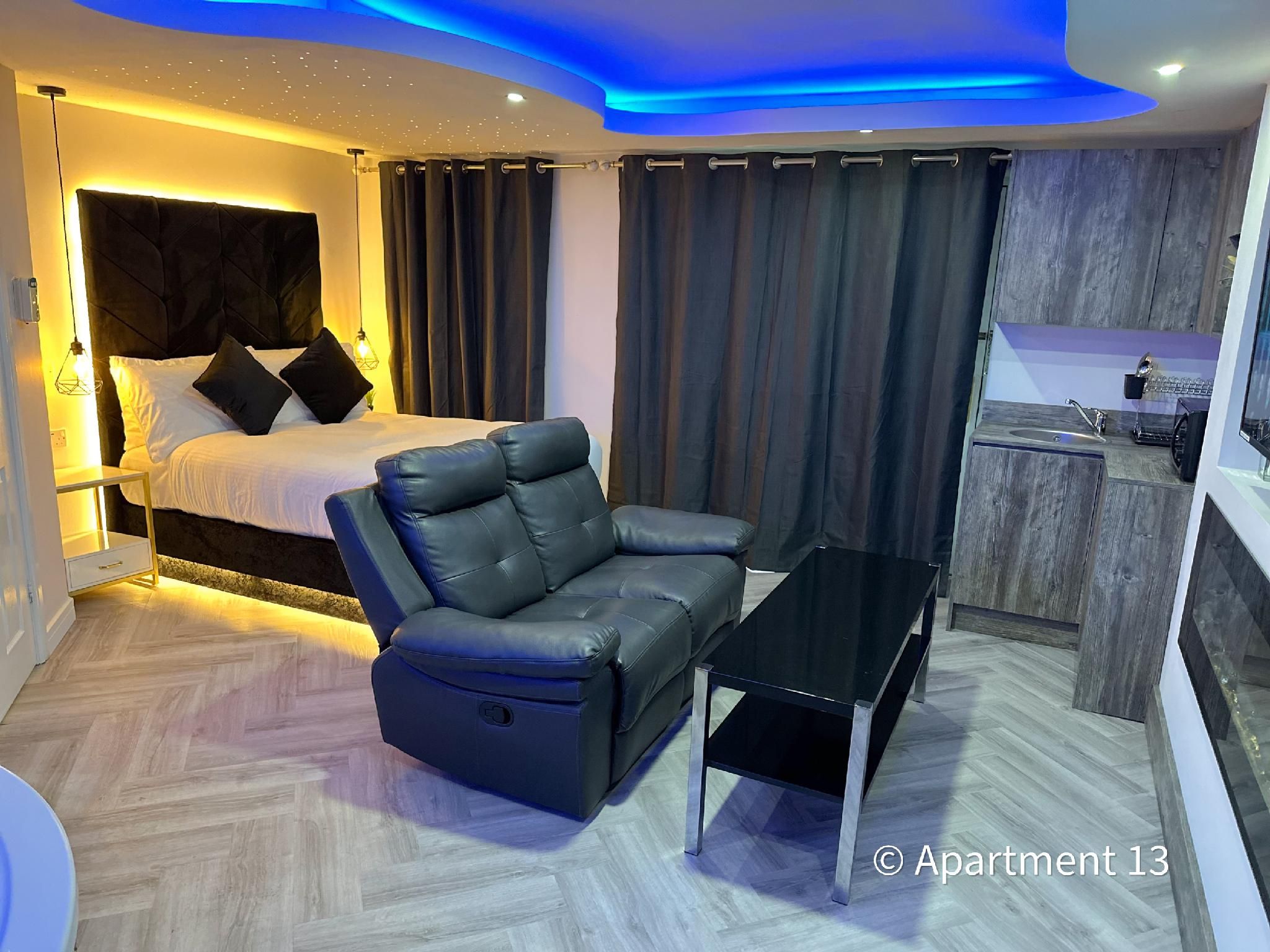 Apartment-Premier-Whirlpool bath-Apartment 13