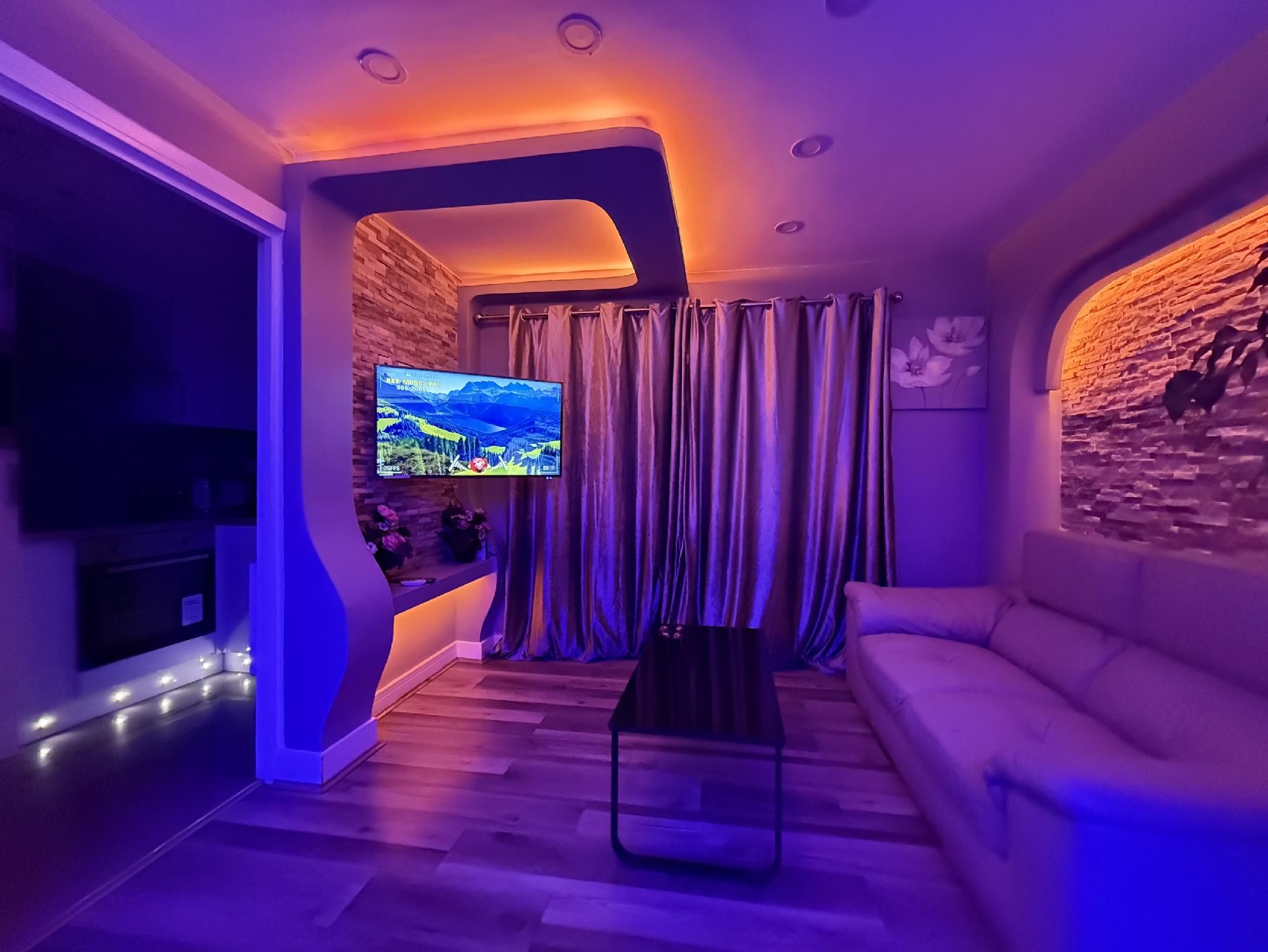 Suite-Deluxe-Whirlpool bath-Apartment 2