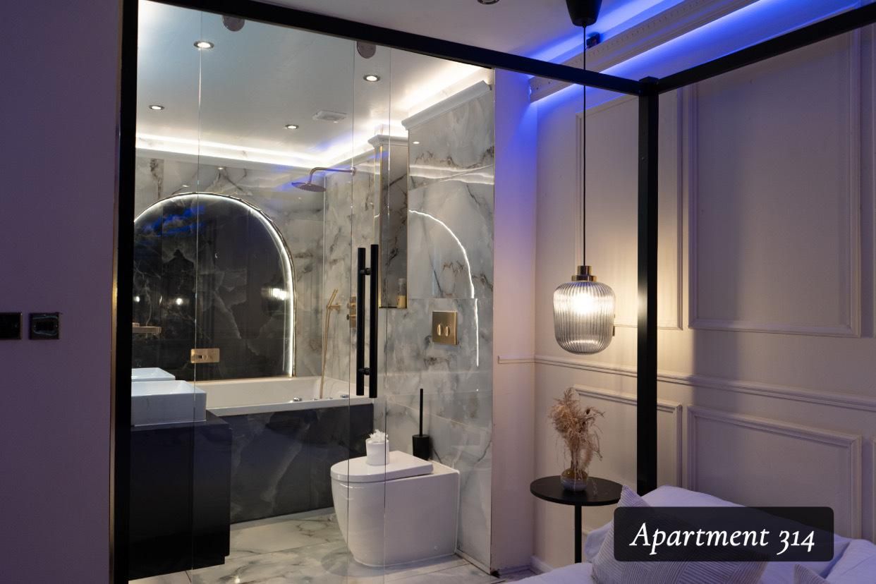 The Opulence  Superior-Apartment-Whirlpool bath-Landmark view