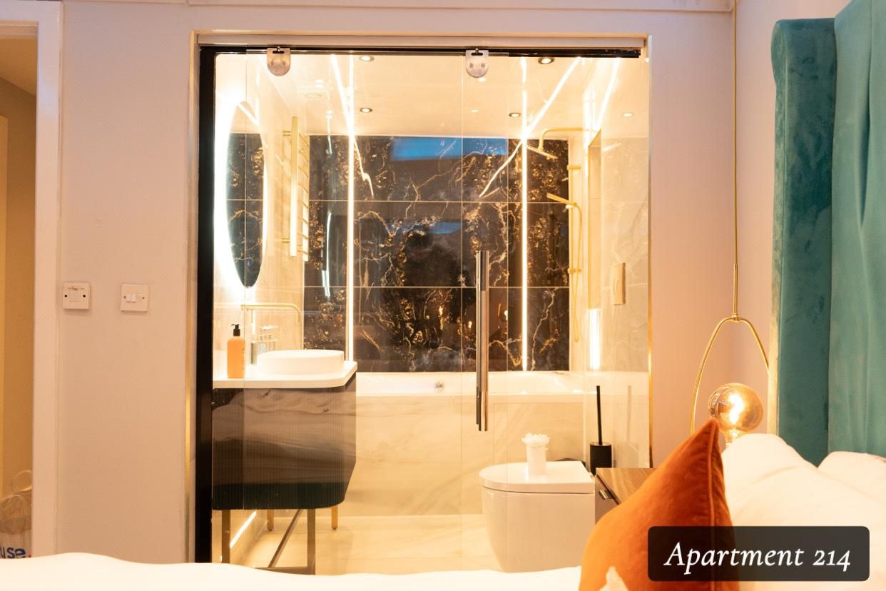 The Opulence  Standard-Apartment-Whirlpool bath