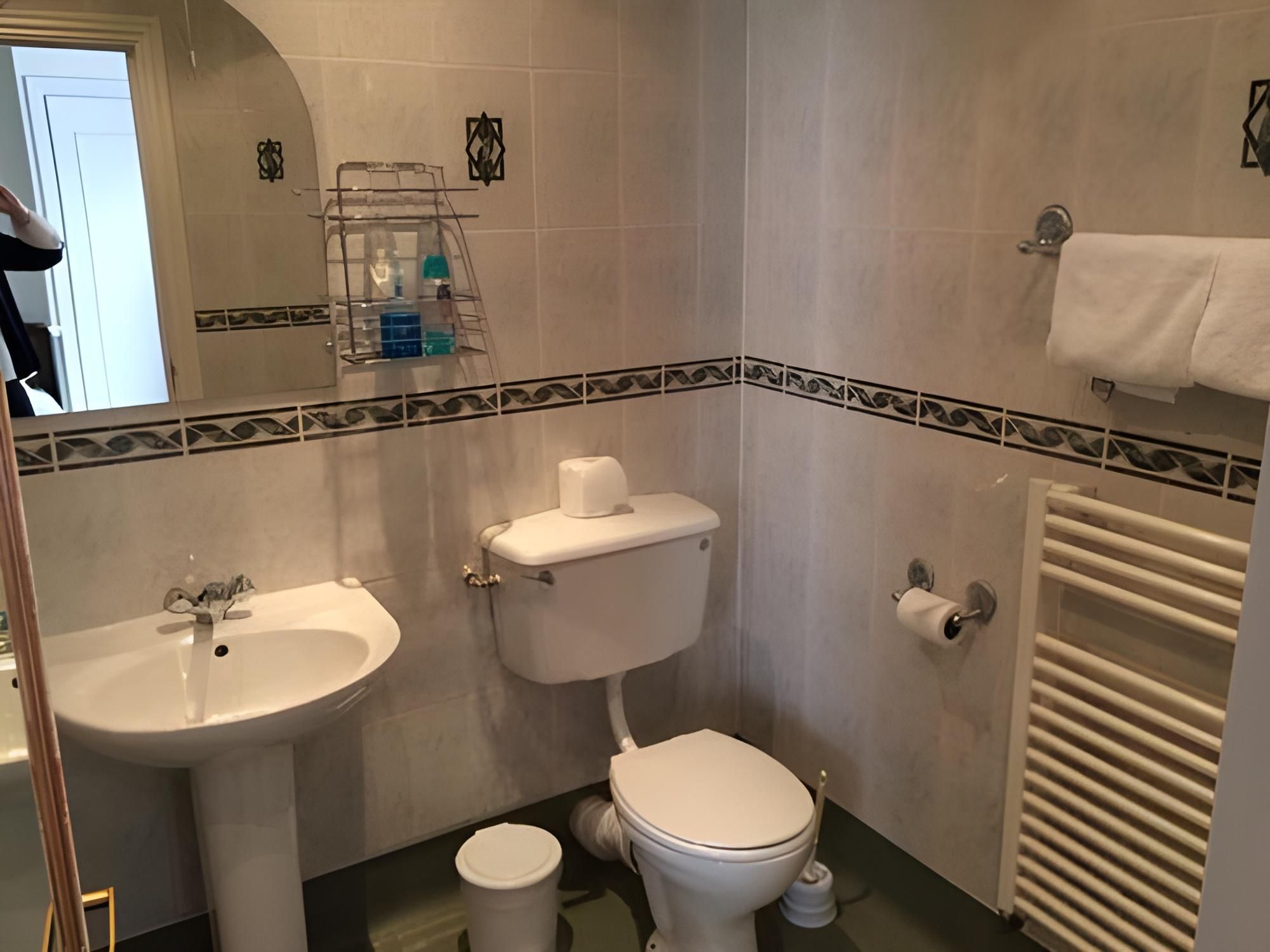 Twin room-Standard-Ensuite
