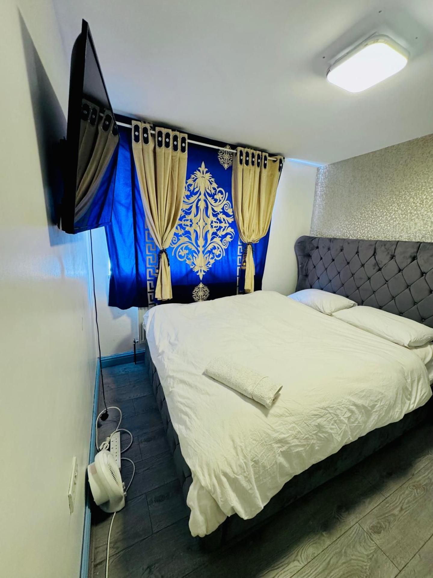 Standard Double Room with Shared Bathroom