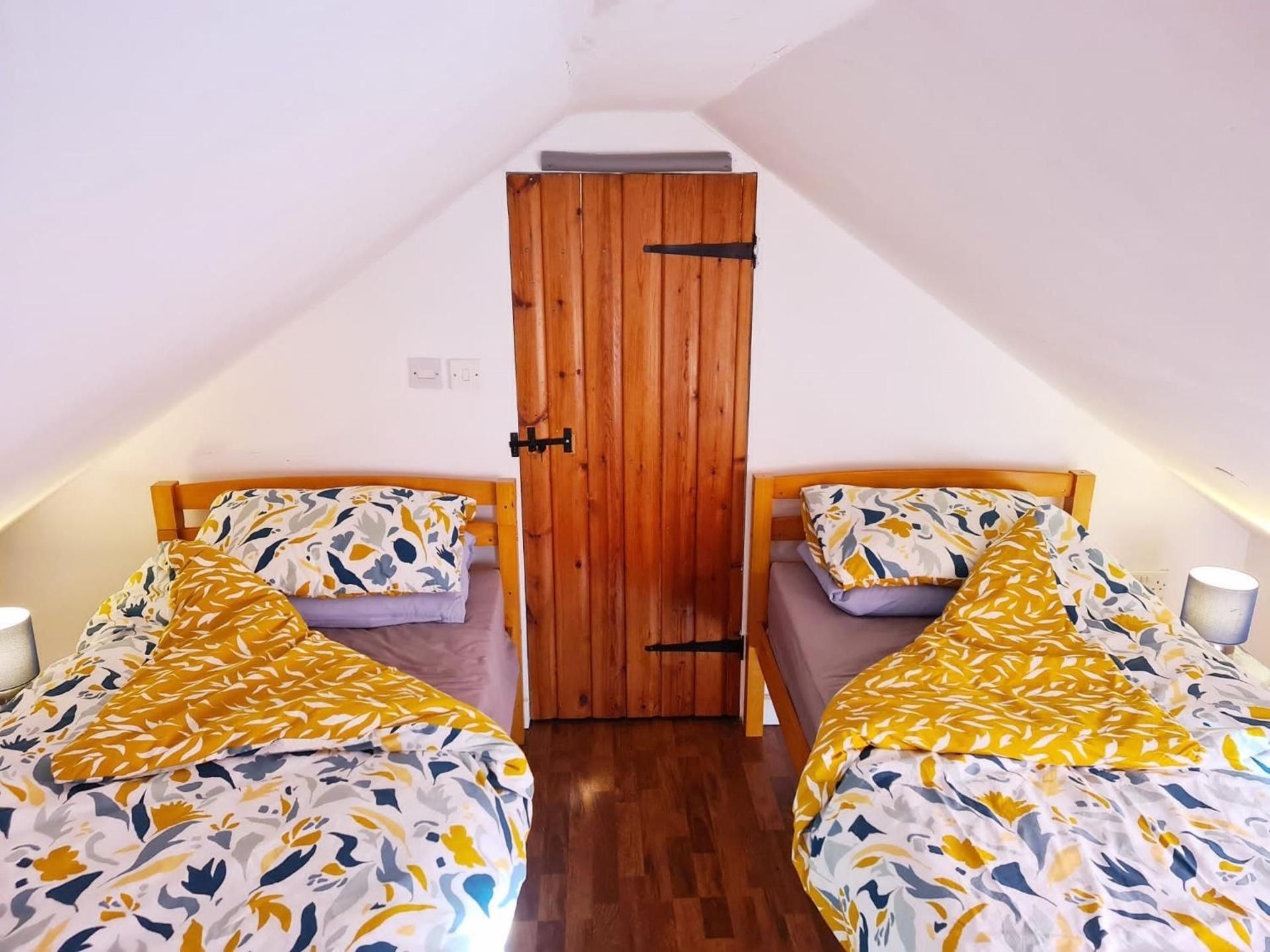 Twin Room with Private Bathroom