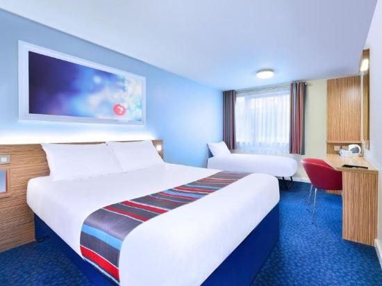 Travelodge Ipswich Double Room 2