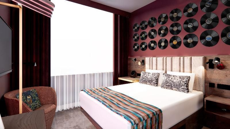 Hotel Indigo Leeds By IHG 1 King Suite 3
