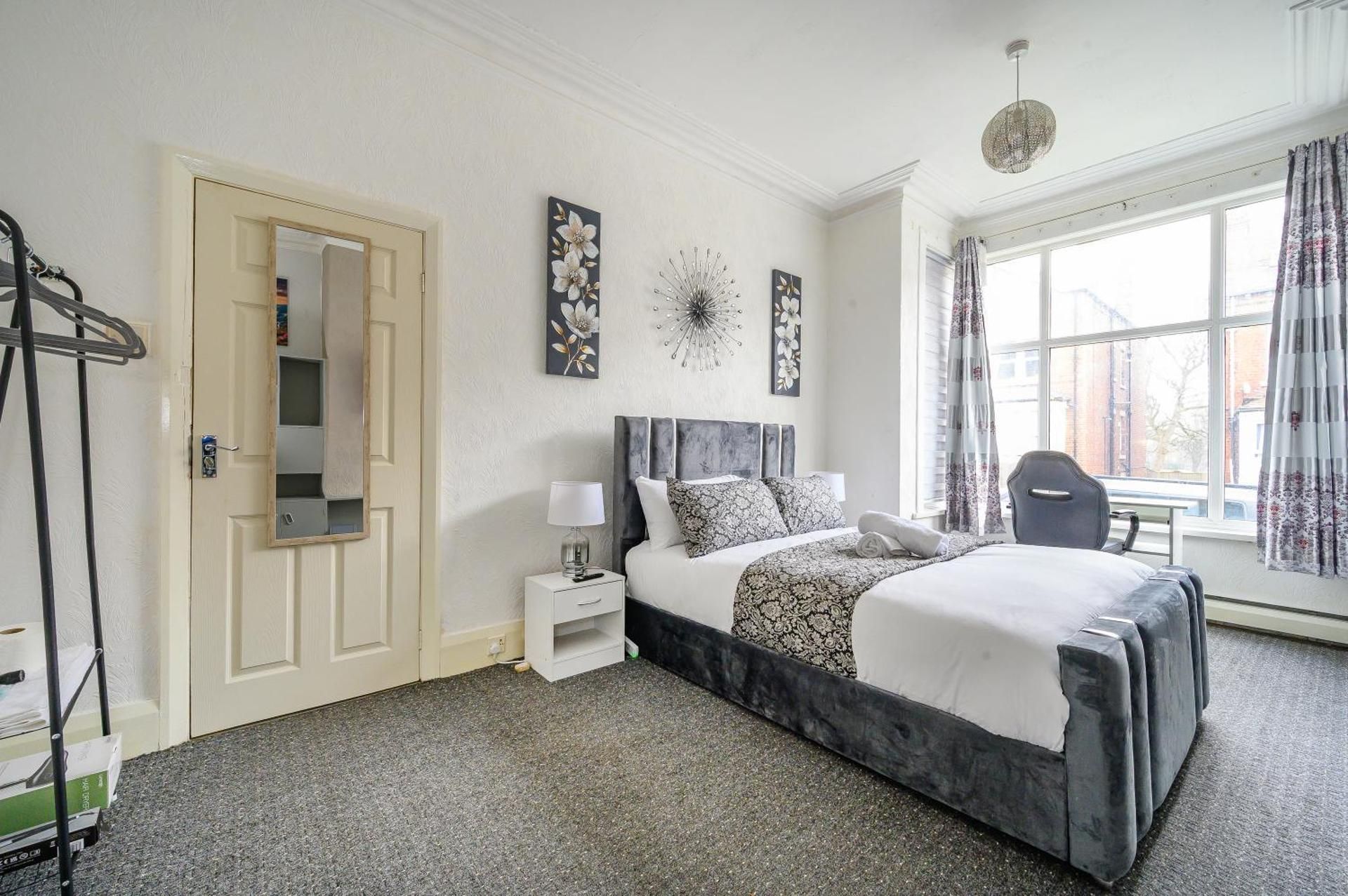 Double Room with Shared Bathroom