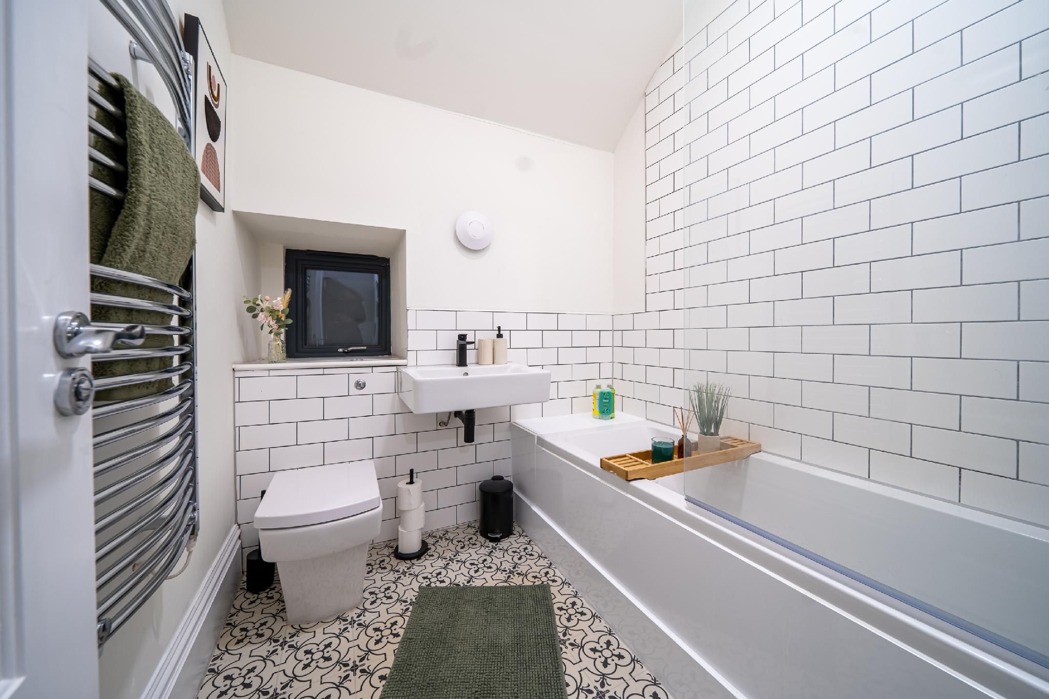 Modern-Apartment-Private Bathroom-Garden view-Private Gated Parking
