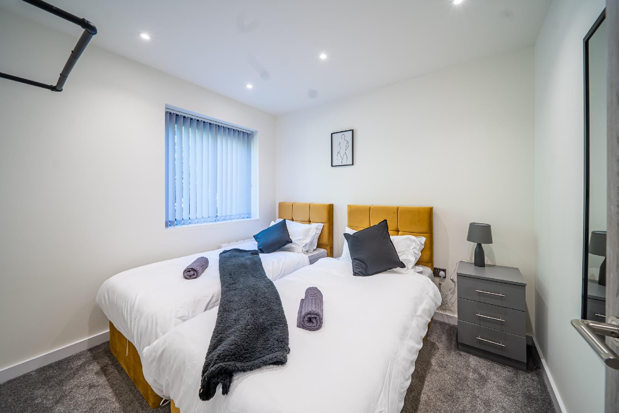 Large-House-Private Bathroom-Garden View-Private Secure Parking