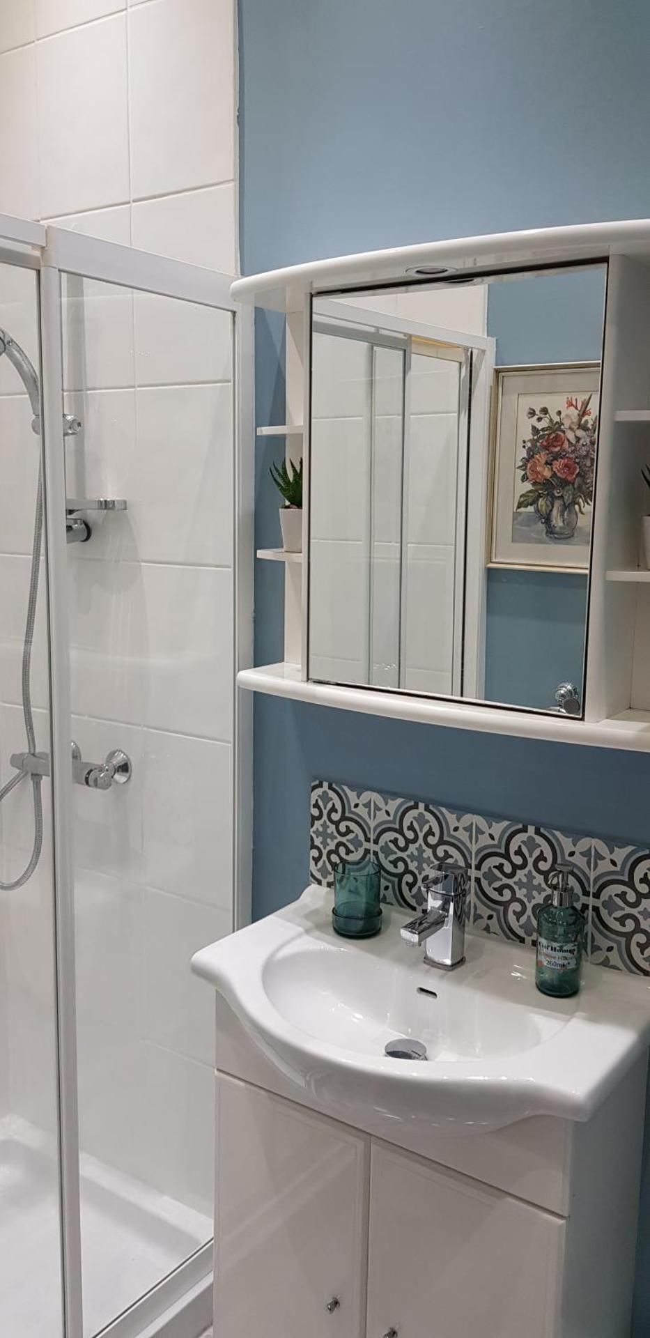 Twin Room with Private Bathroom