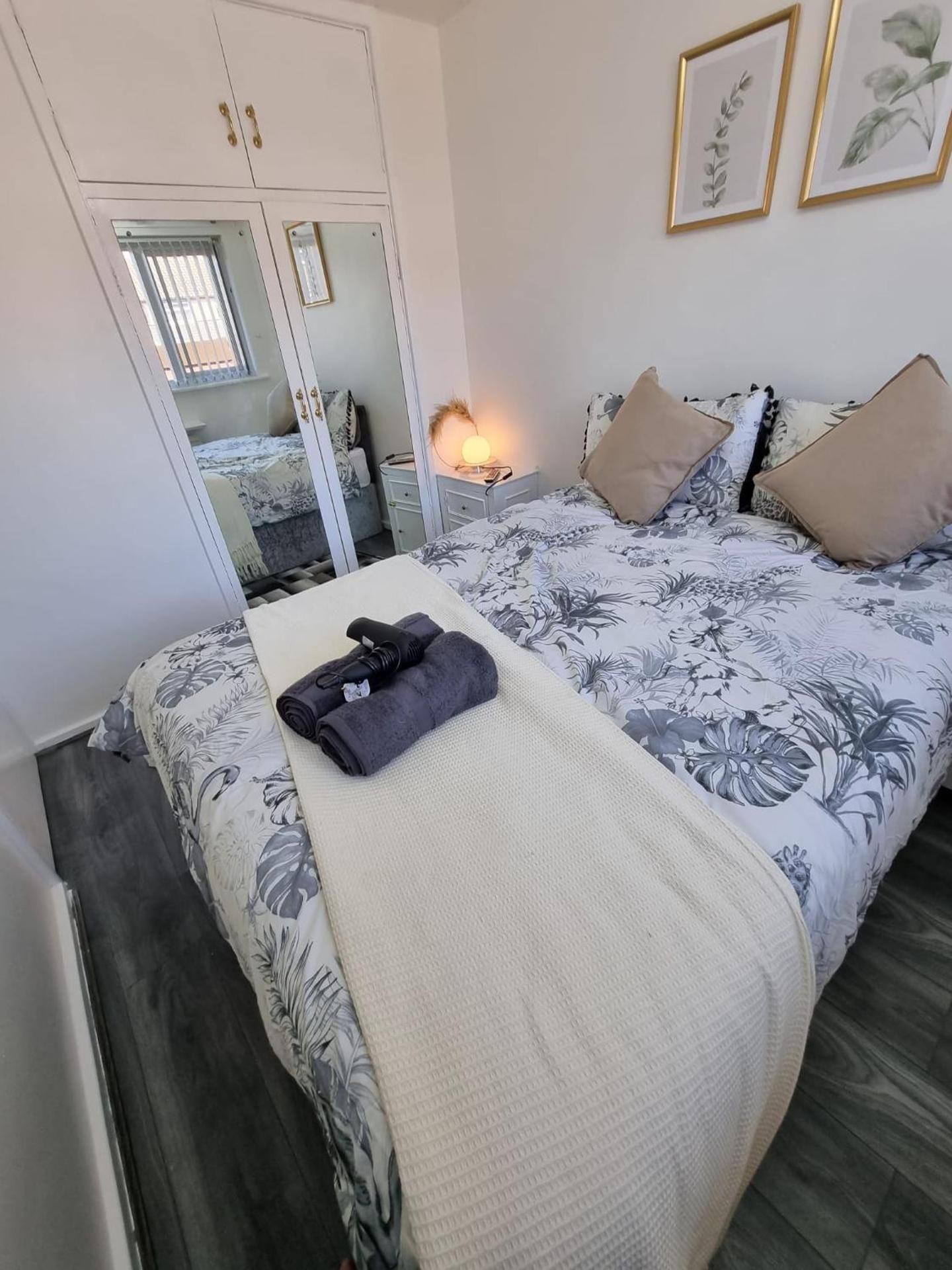 Deluxe Double Room with Shower