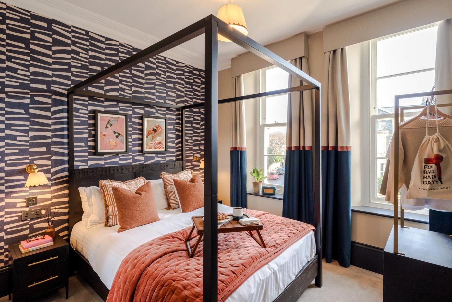 DELUXE APARTMENT