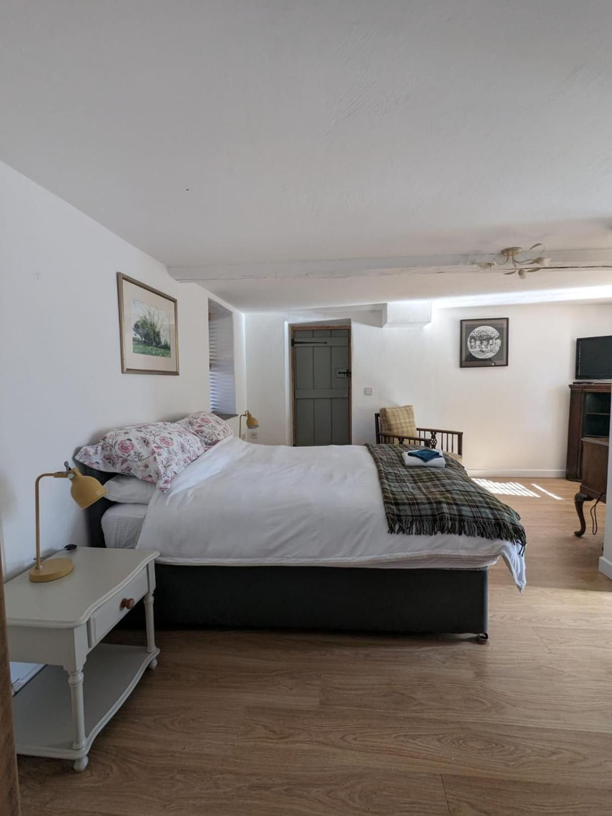 Deluxe Double Room with Shower