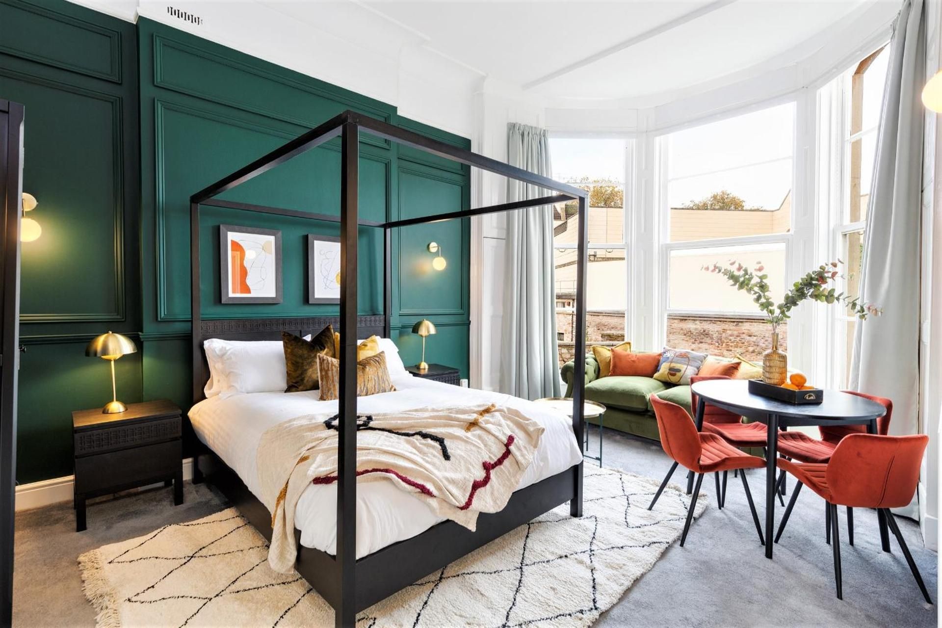 King Studio with Sofa Bed