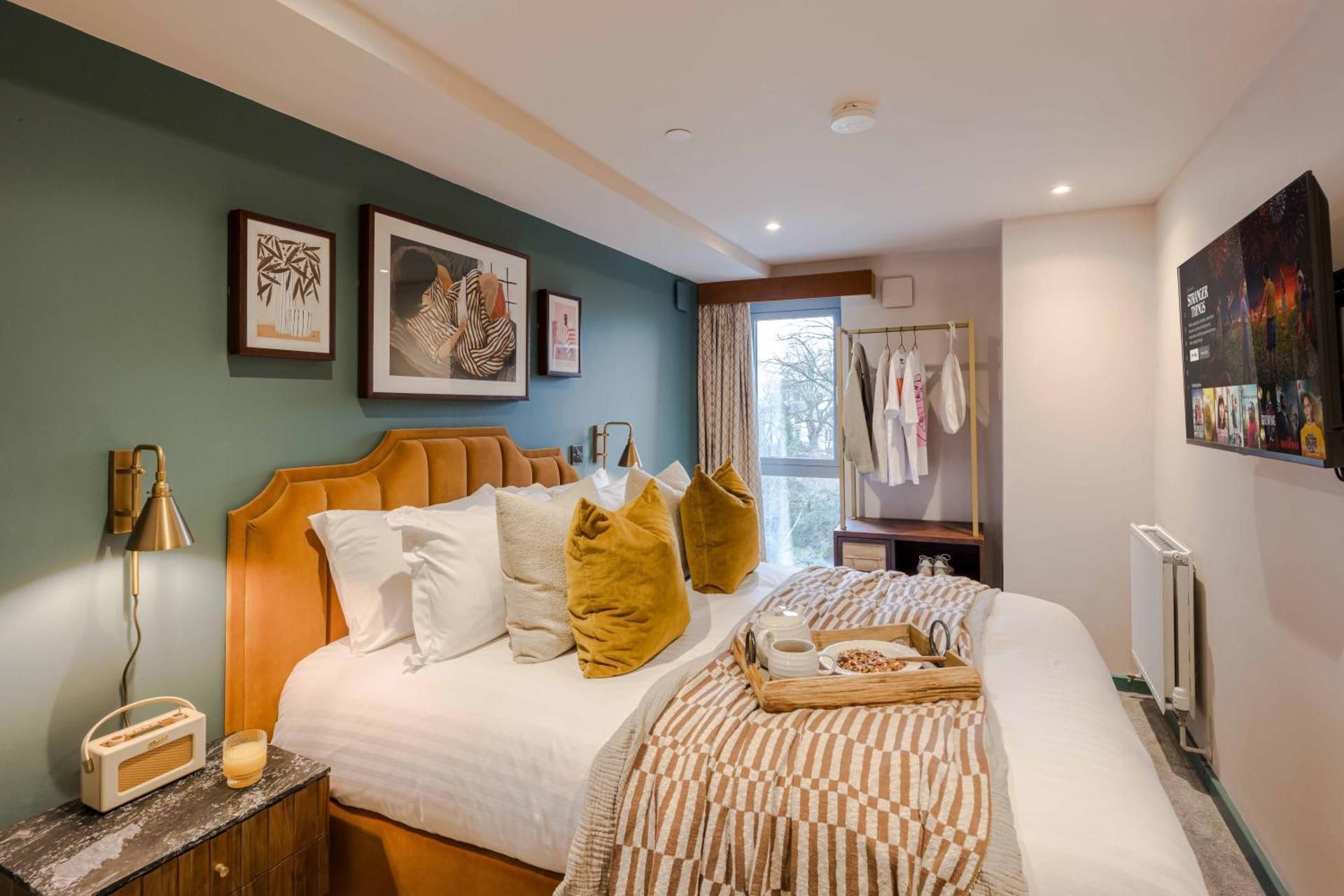 One-Bedroom Apartment