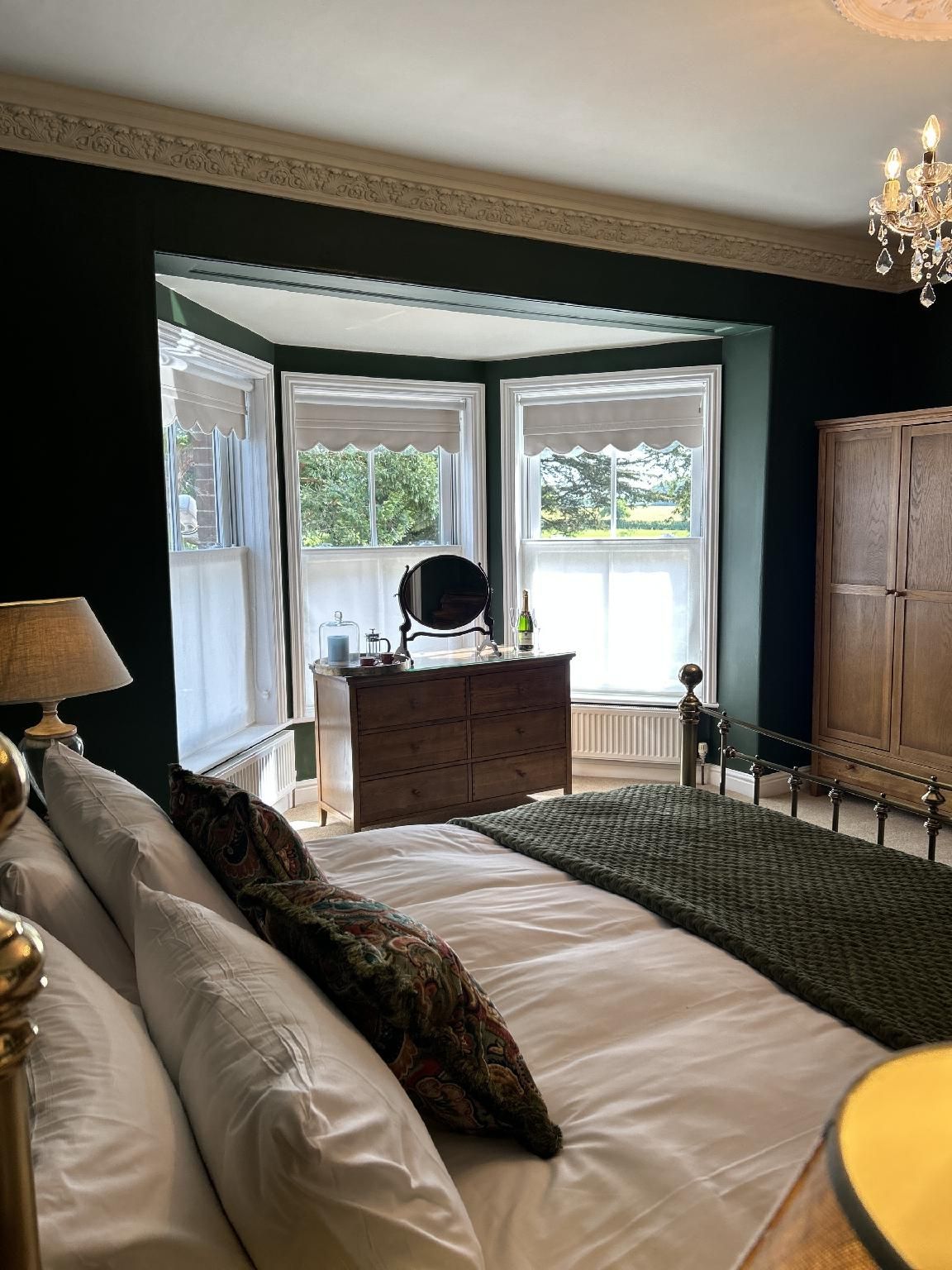 Executive-King-Ensuite with Shower-First Floor