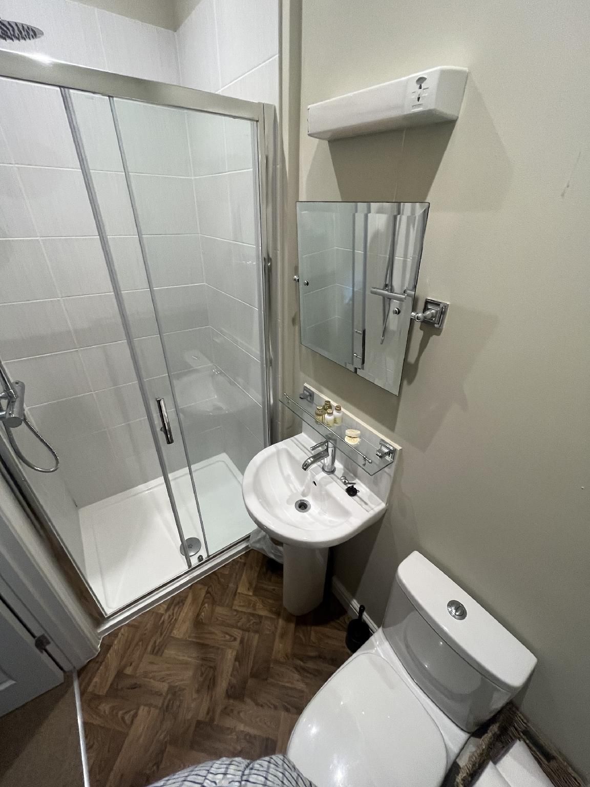 Classic-King-Ensuite with Shower-First Floor