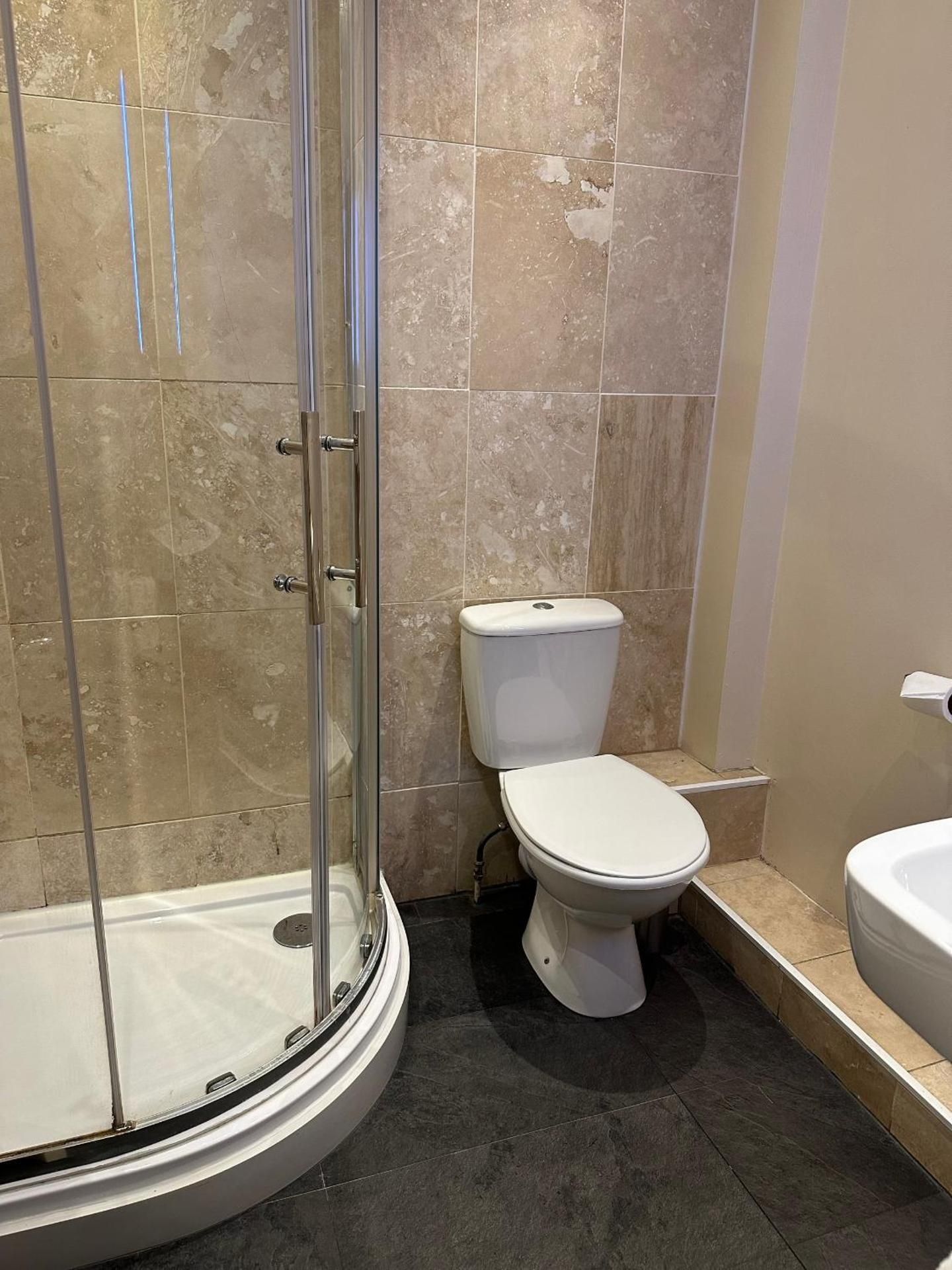 double room-ensuite with shower