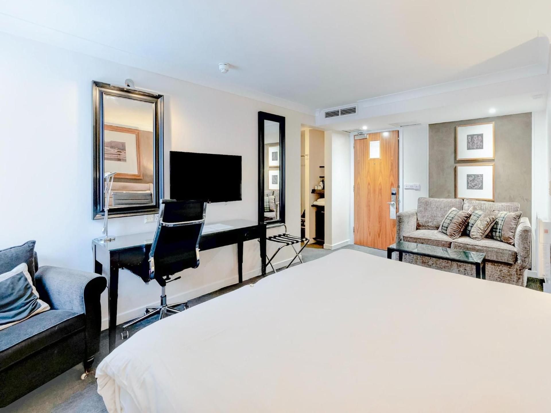 Superior King Room