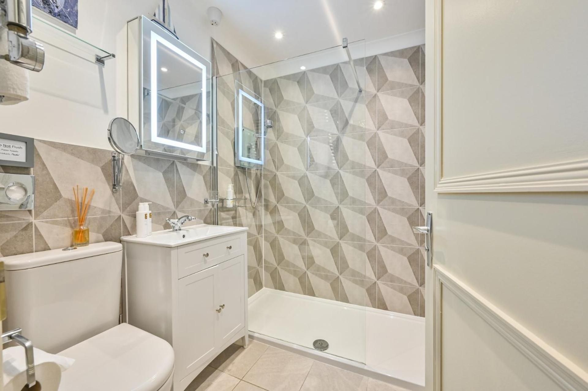 Deluxe One-Bedroom Apartment with Garden View