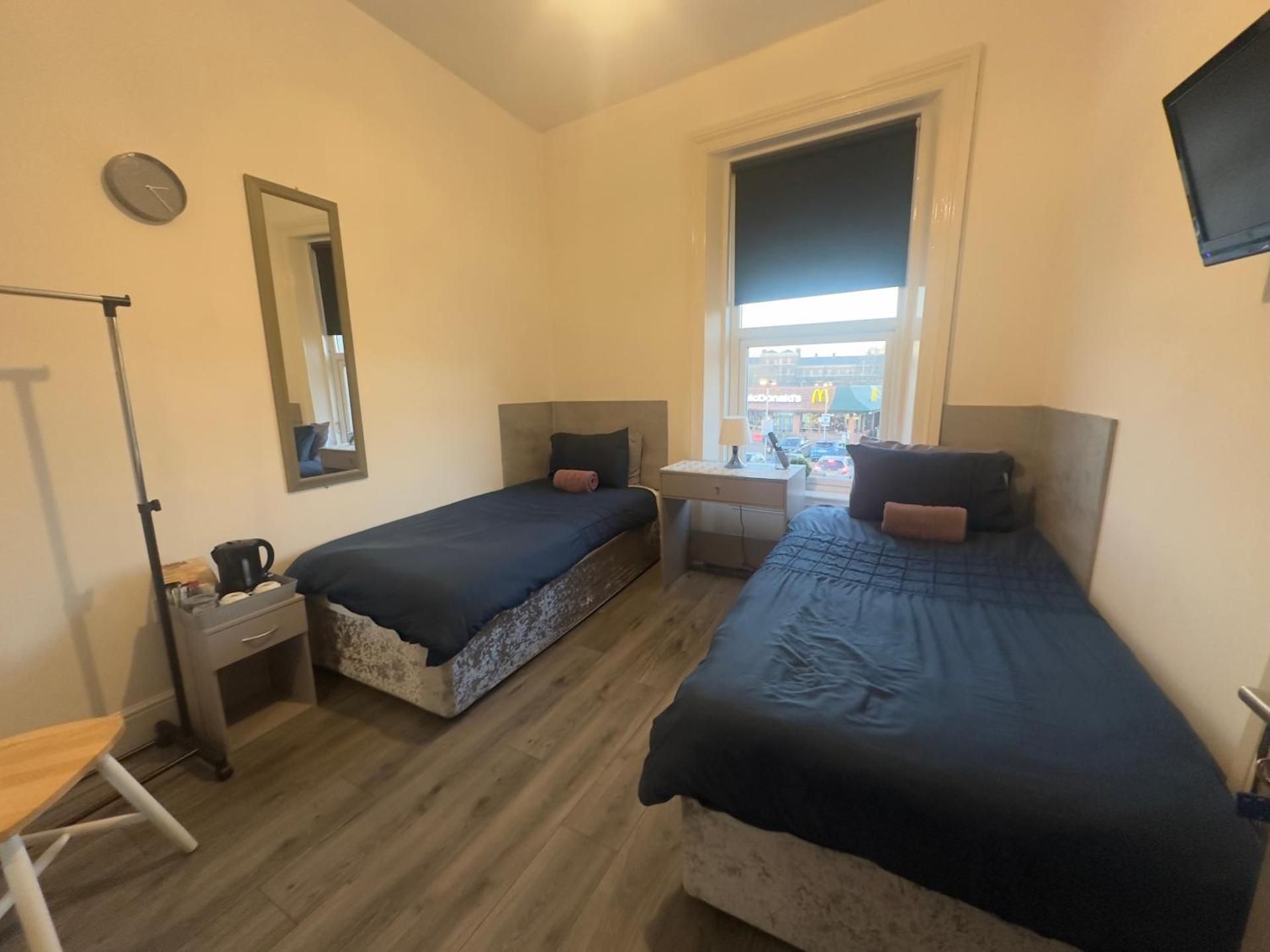 Standard Twin Room with Shared Bathroom