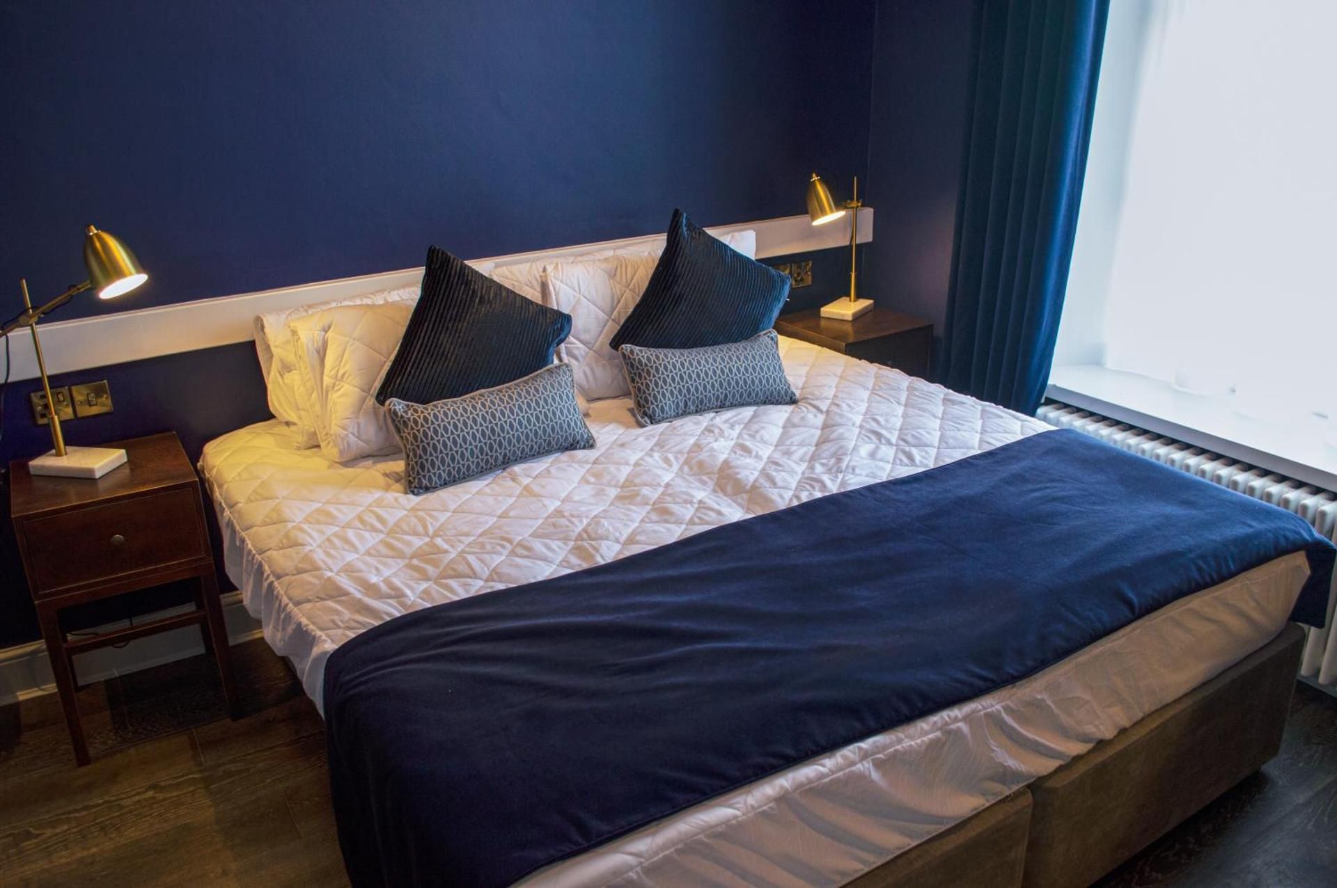 The Clock Face Prescot King Room