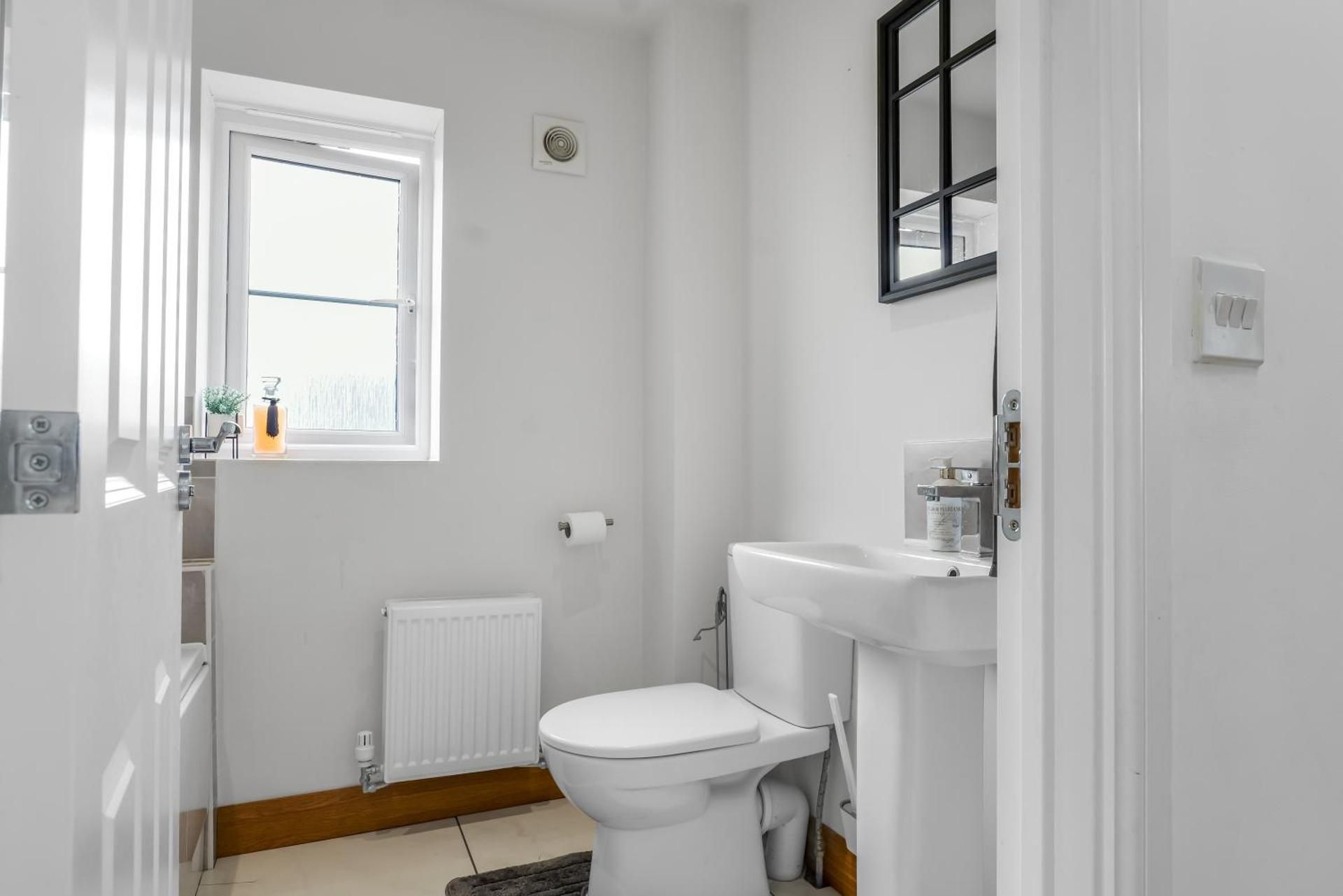 Deluxe Double Room (2 Adults + 1 Child)