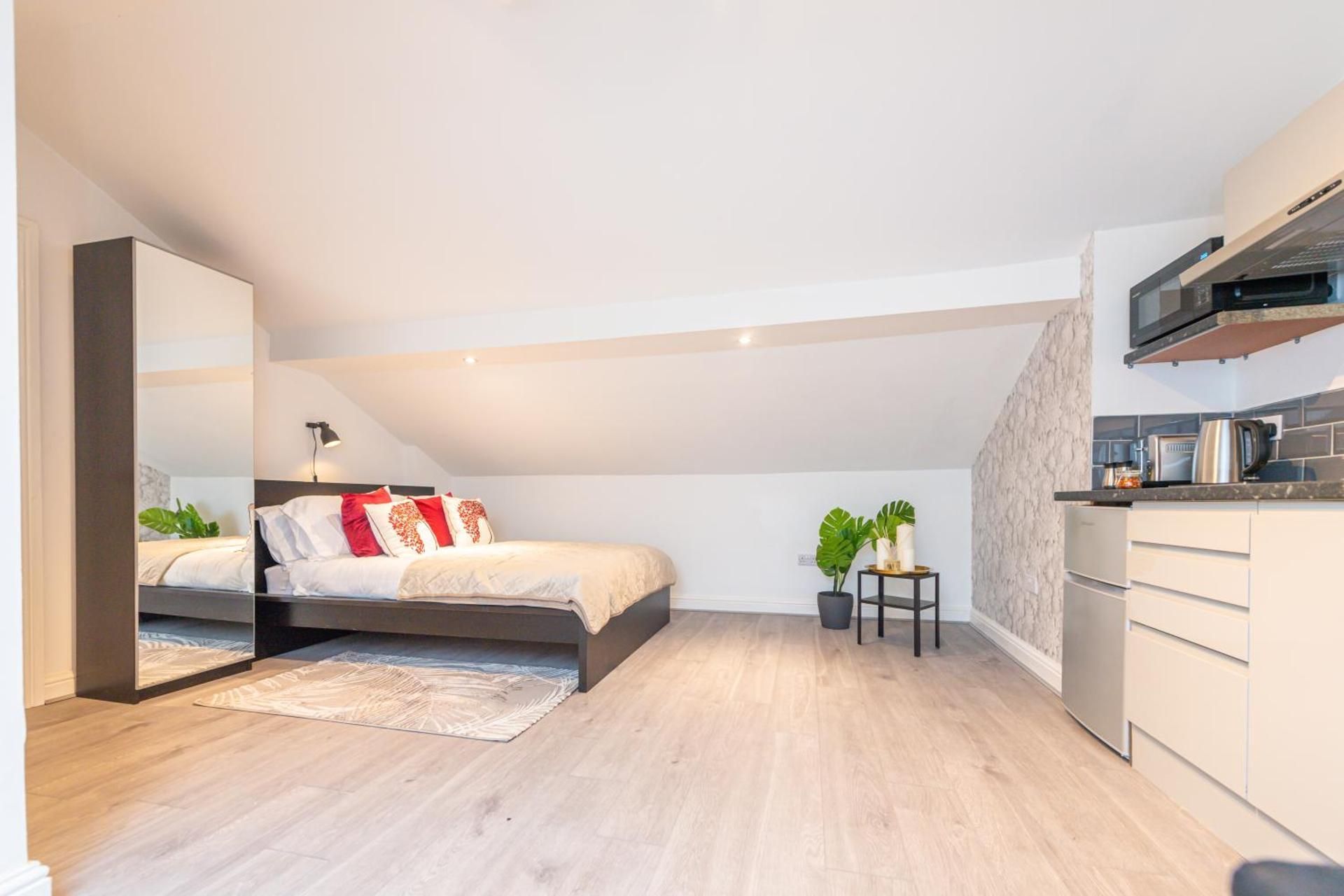 The Blossoms Liverpool City - Modern Studios and Apartments near Anfield Studio Apartment