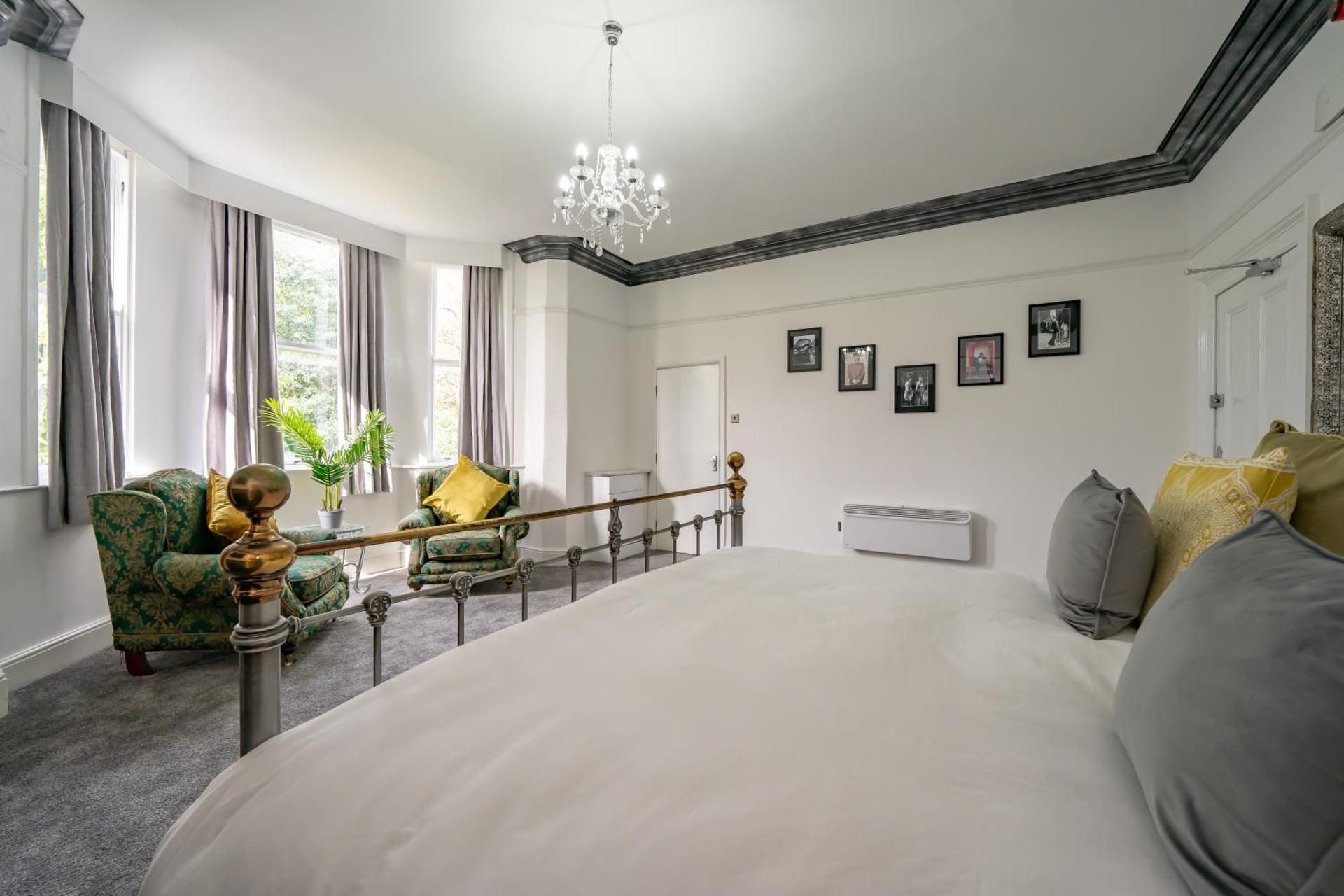 Casbah Coffee Club Suites One-Bedroom Suite