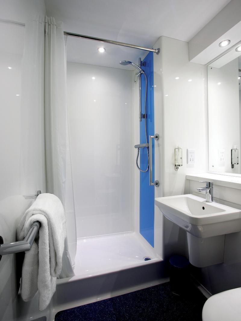 Travelodge Liverpool Central Exchange Street Double Room 3