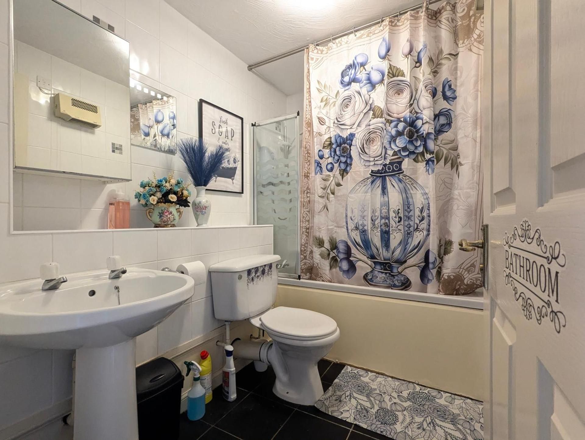 City Centre Vintage Theme Guest Rooms Free Parkin Standard Double Room with Shared Bathroom 2