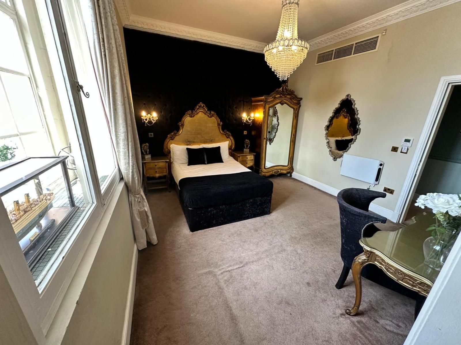 Double Room with Spa Bath