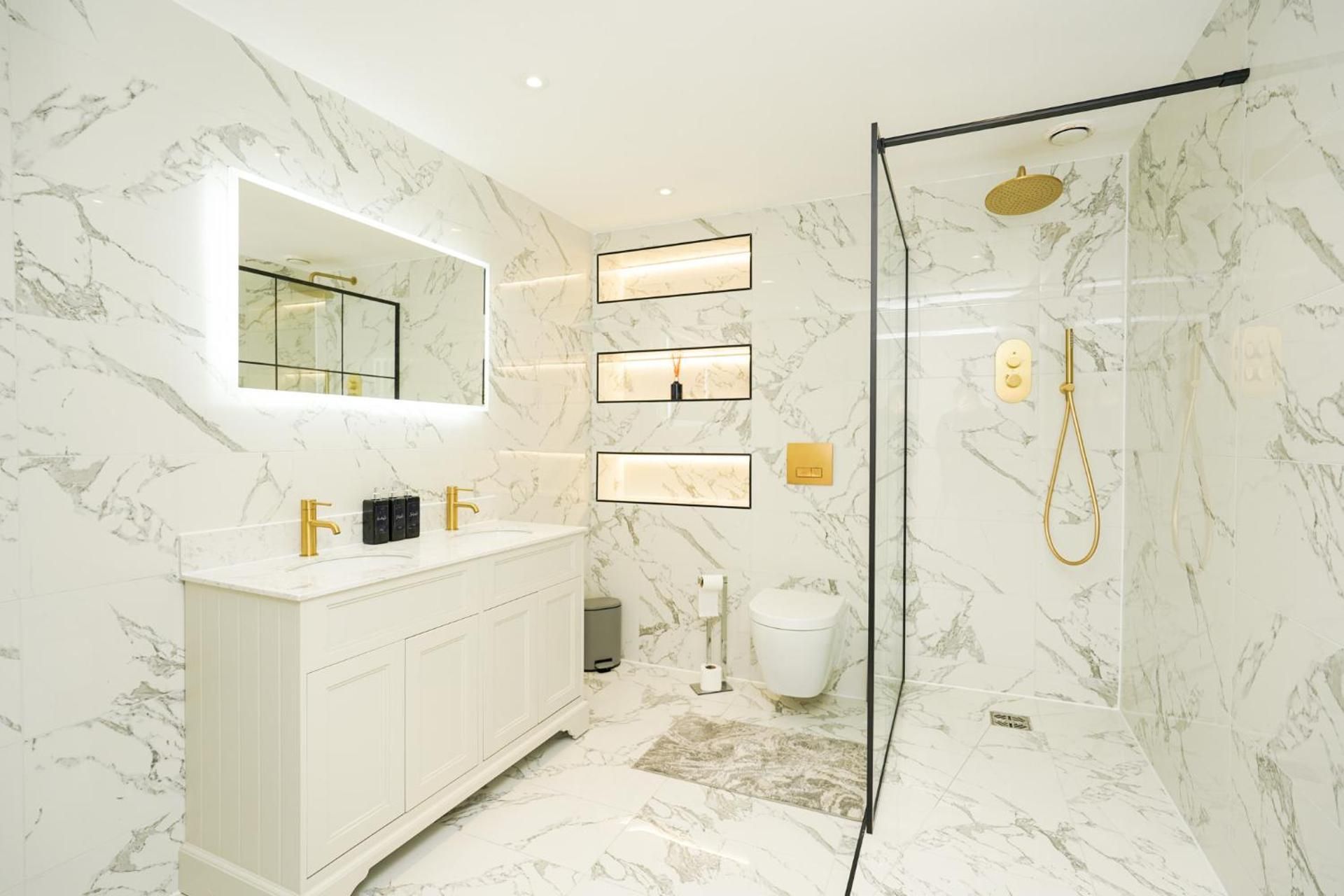 Two Bedroom Superior Penthouse Apartment with Terrace