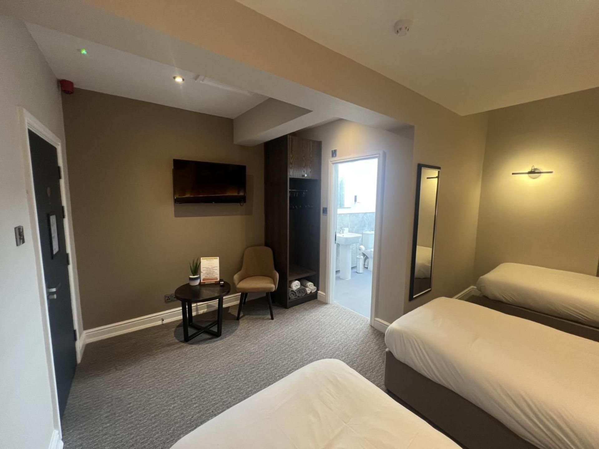 Triple Room with Shower