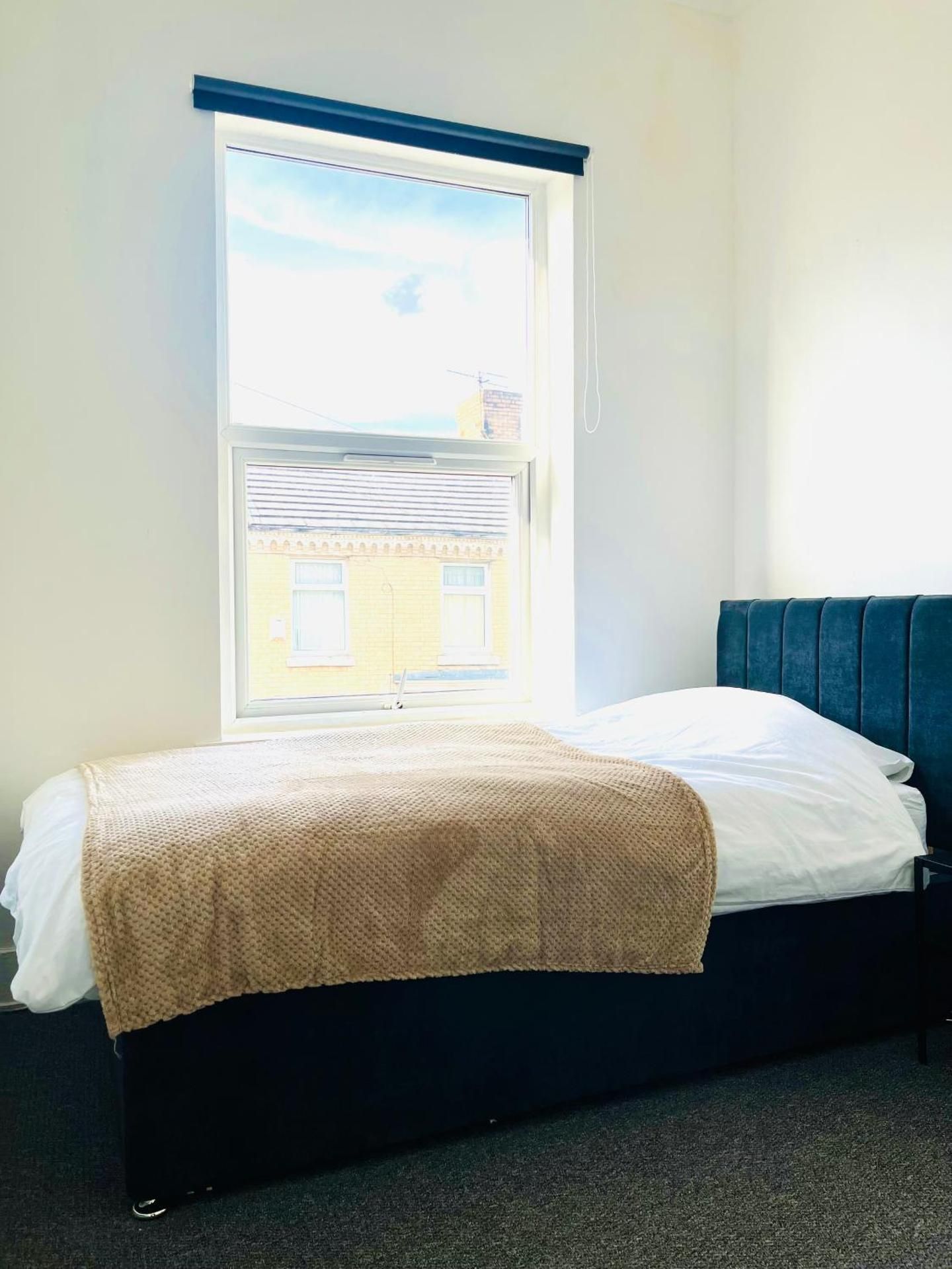 Single Room with Shared Bathroom