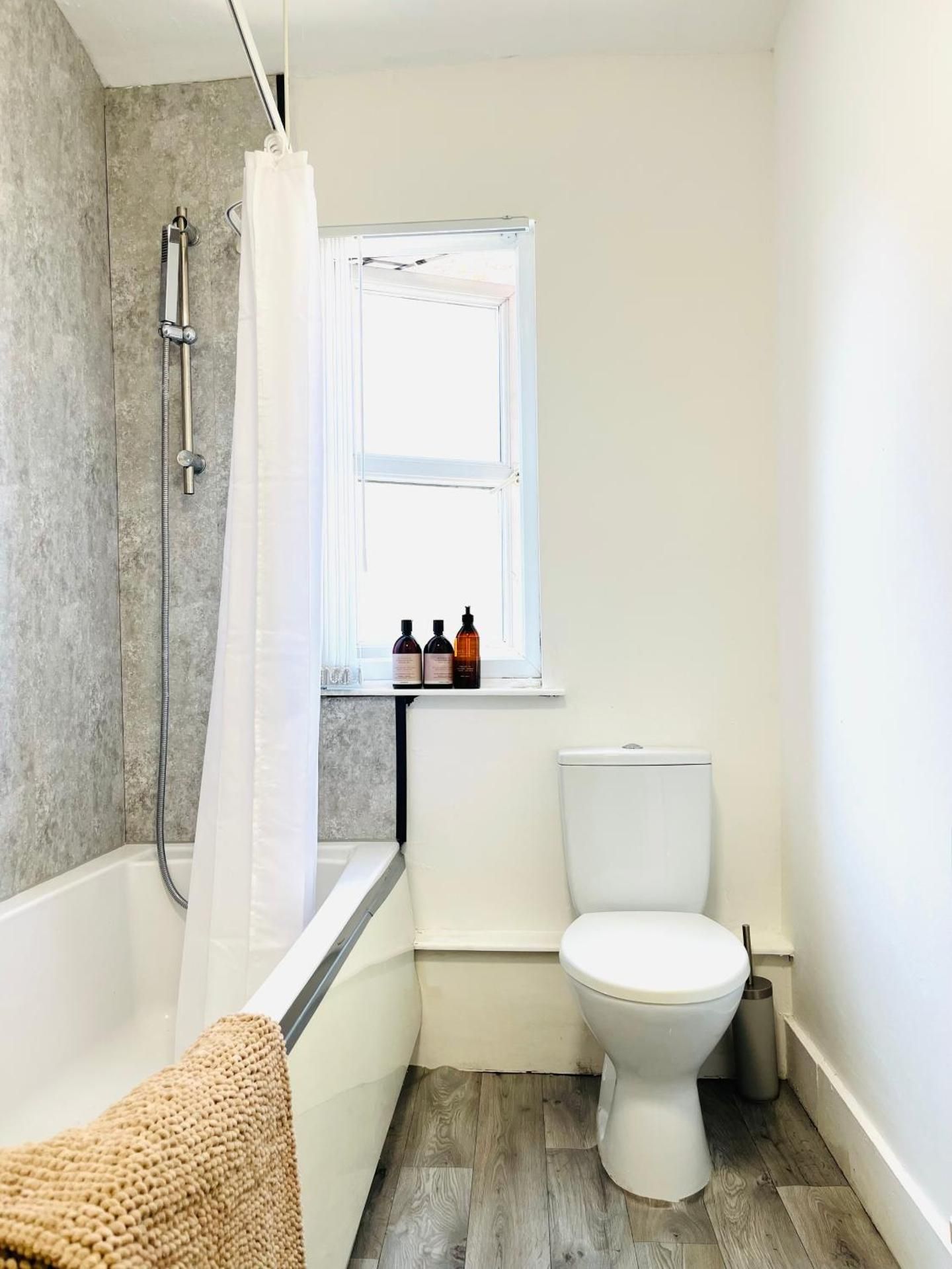 Single Room with Shared Bathroom