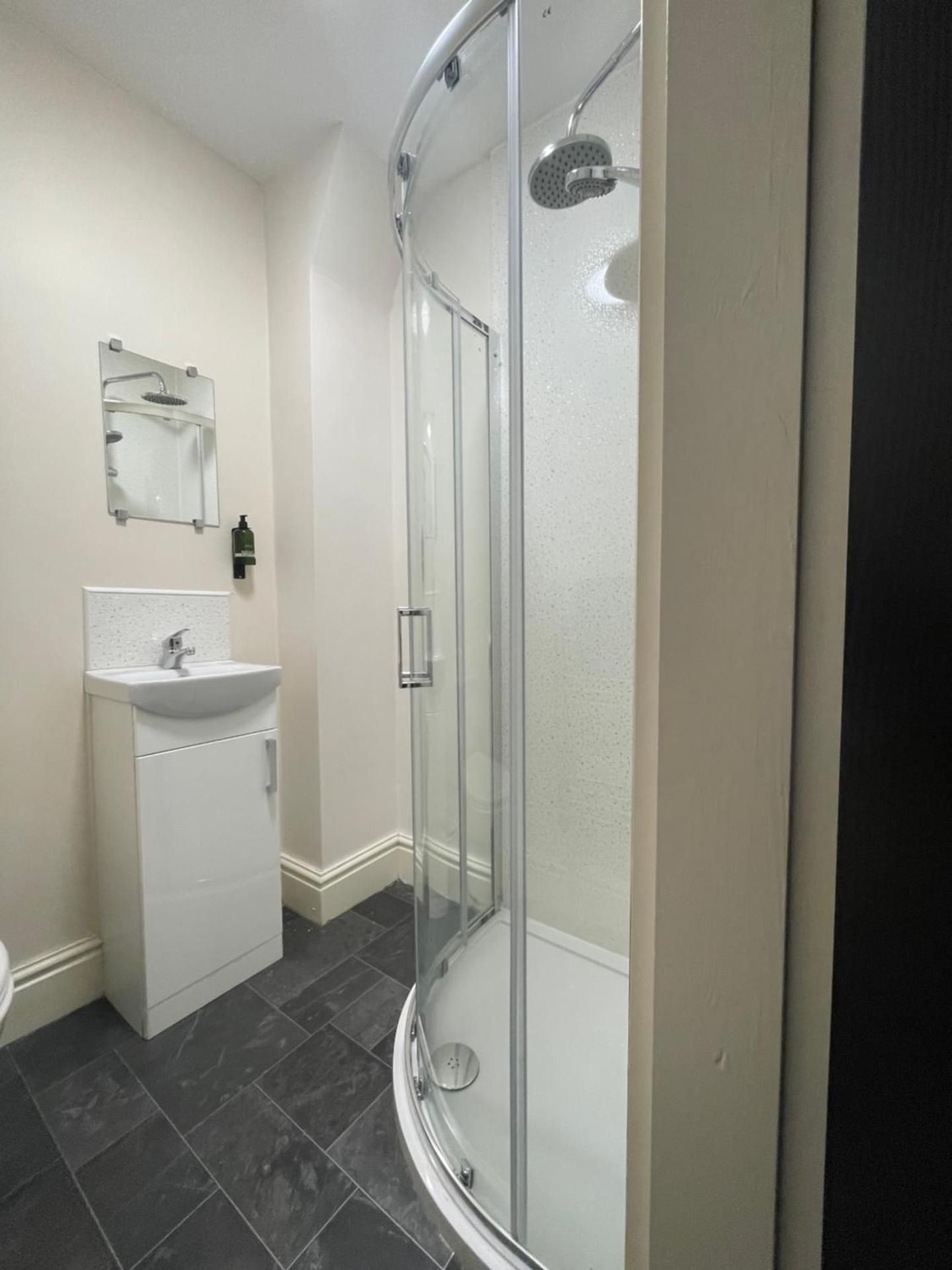 Twin Room with Private Bathroom