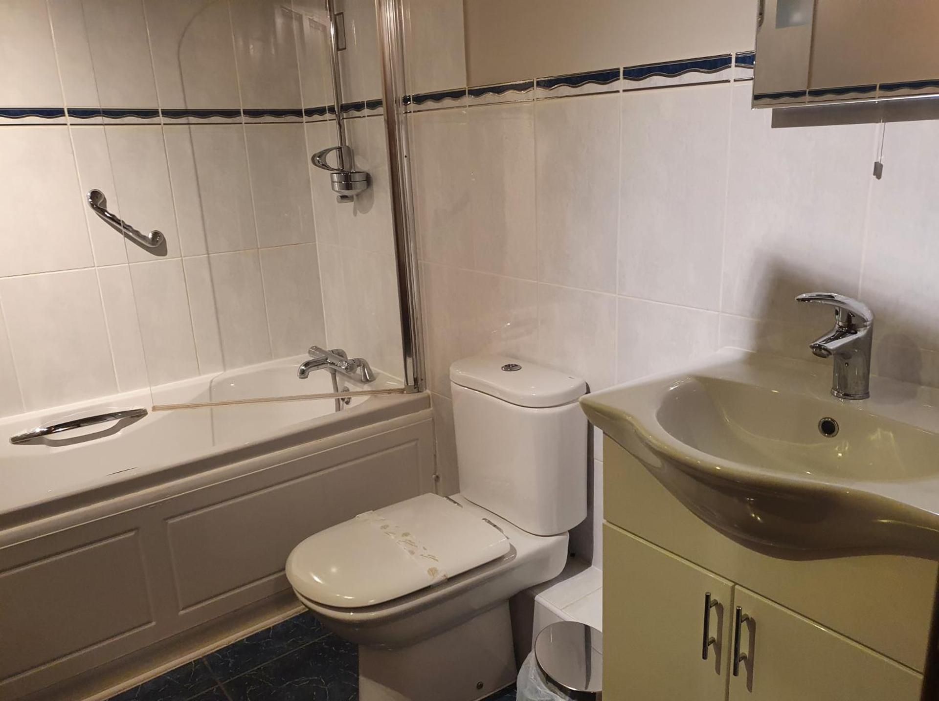 Twin Room with Private Bathroom