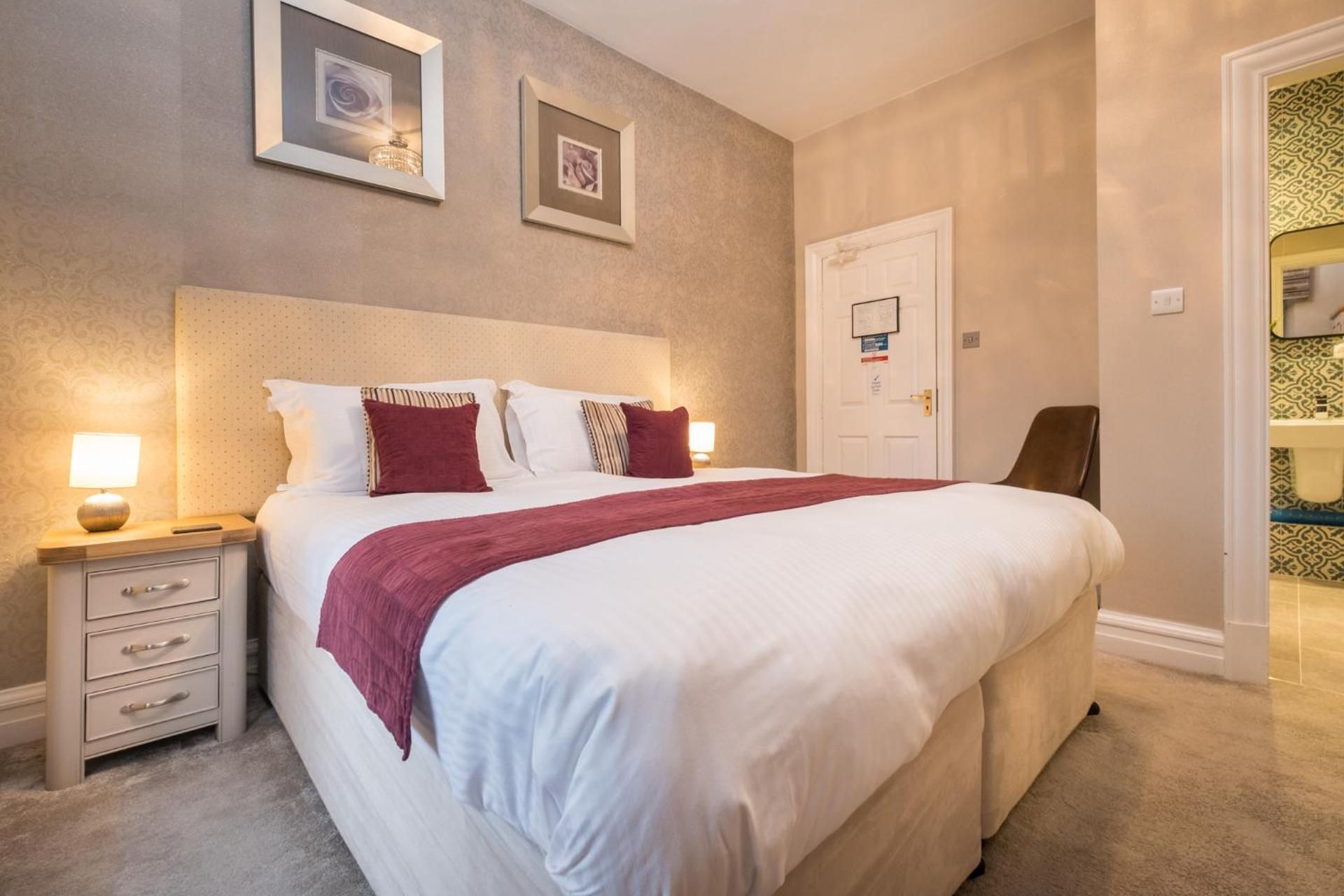 Superior Double/Twin En Suite