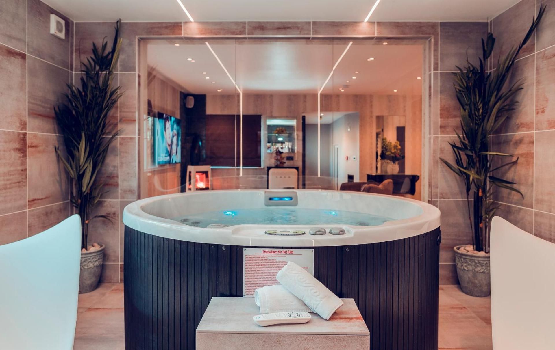 Suite with Hot Tub