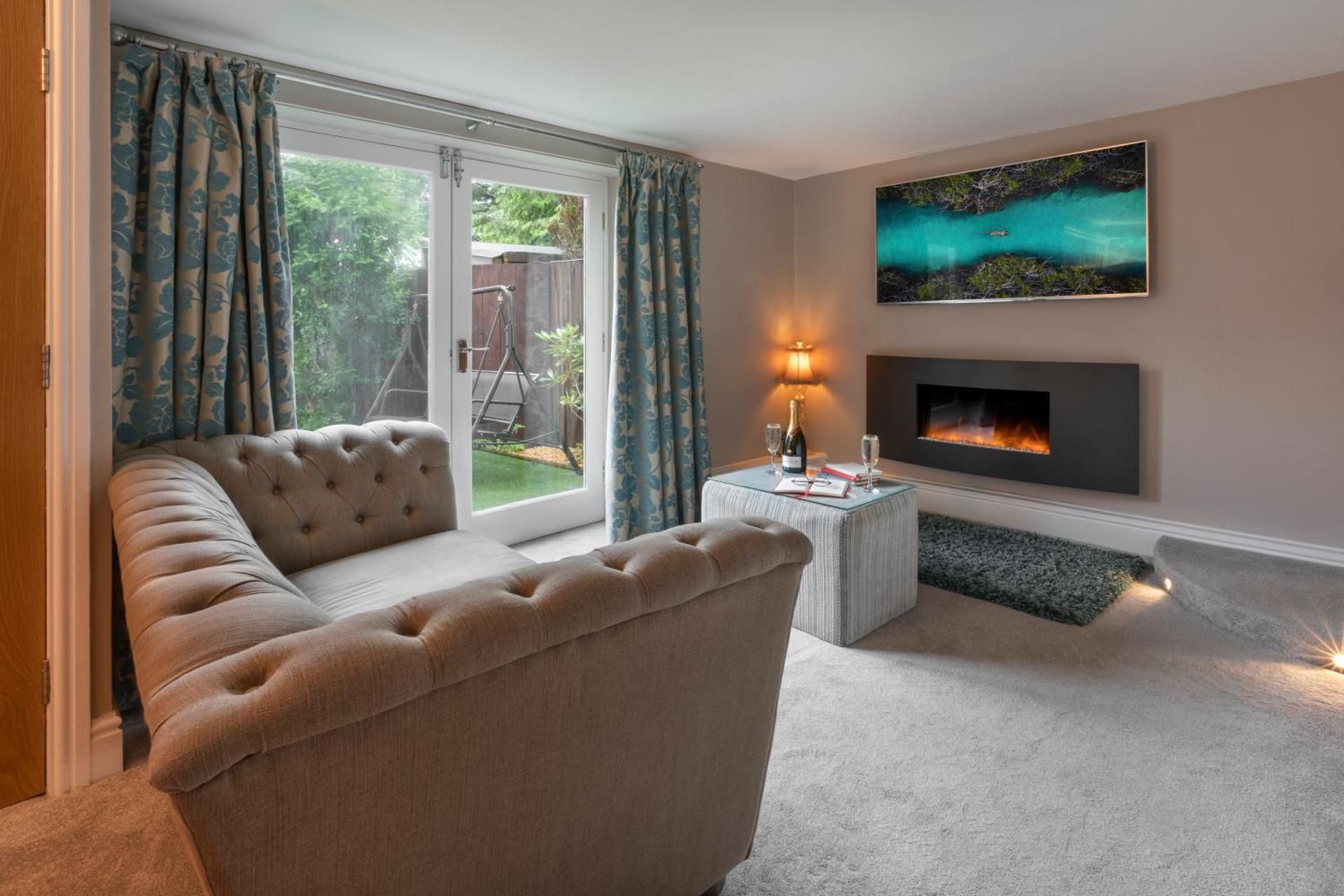 Luxury Suite with Hot Tub