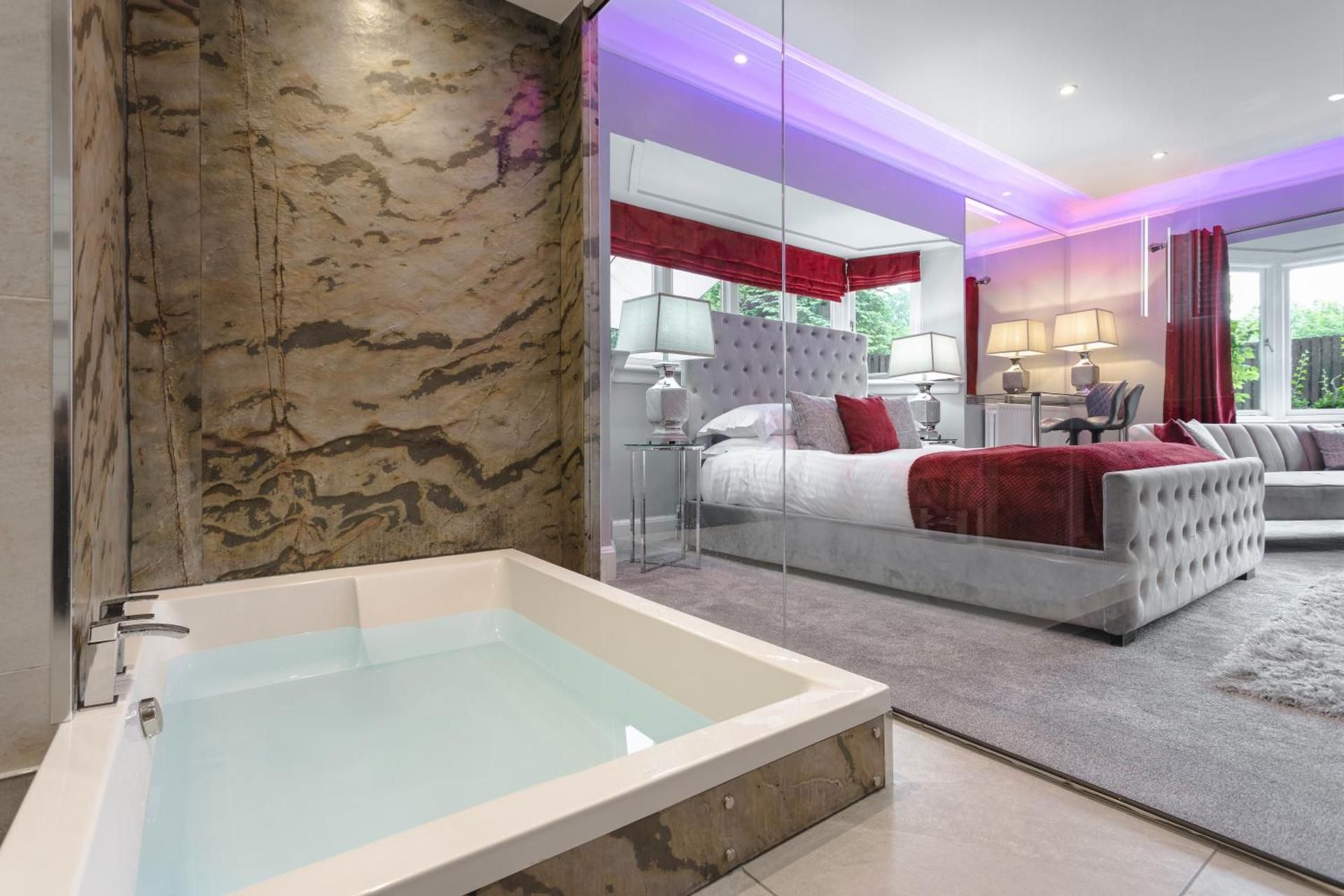 Deluxe King Suite