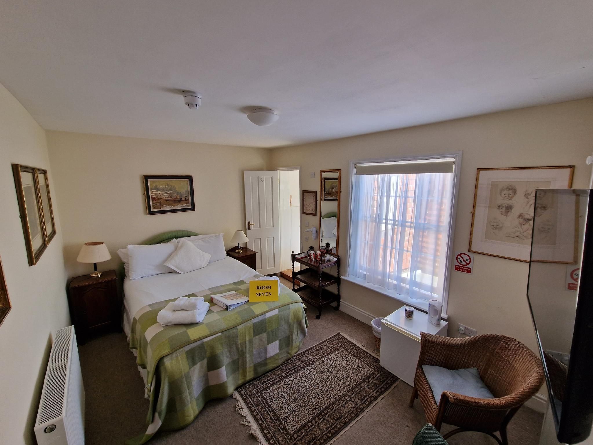 First Floor-Traditional-Double room-Garden View-Ensuite with Shower