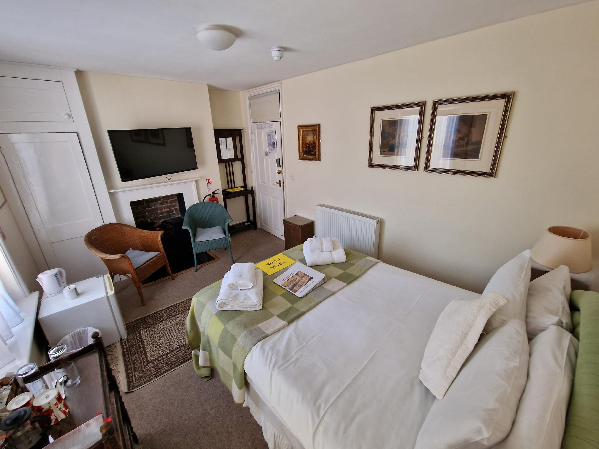 First Floor-Traditional-Double room-Garden View-Ensuite with Shower