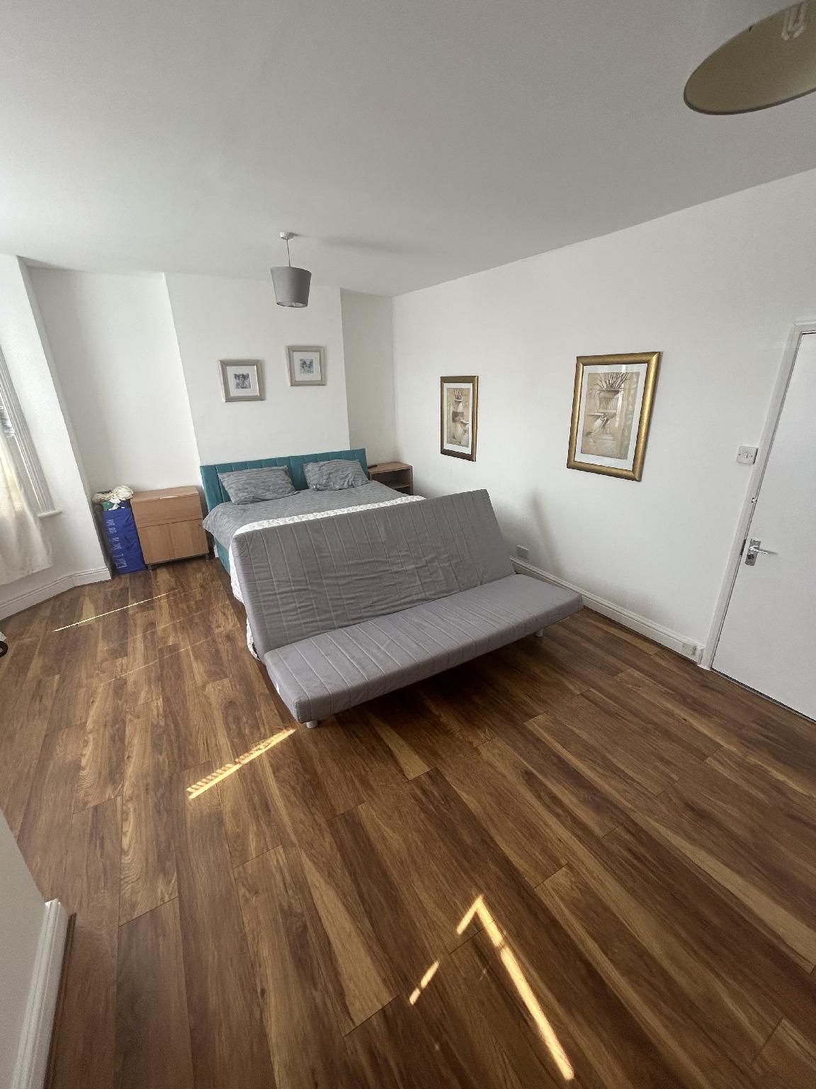 Family Room - 2 Adults with 2 Children