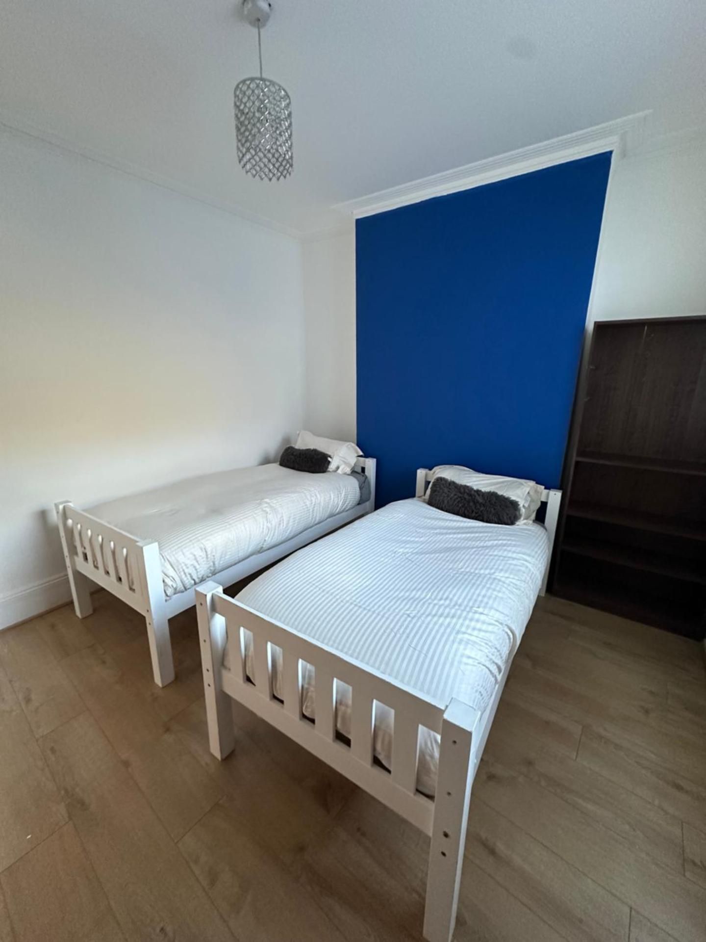 Standard Twin Room with Shared Bathroom